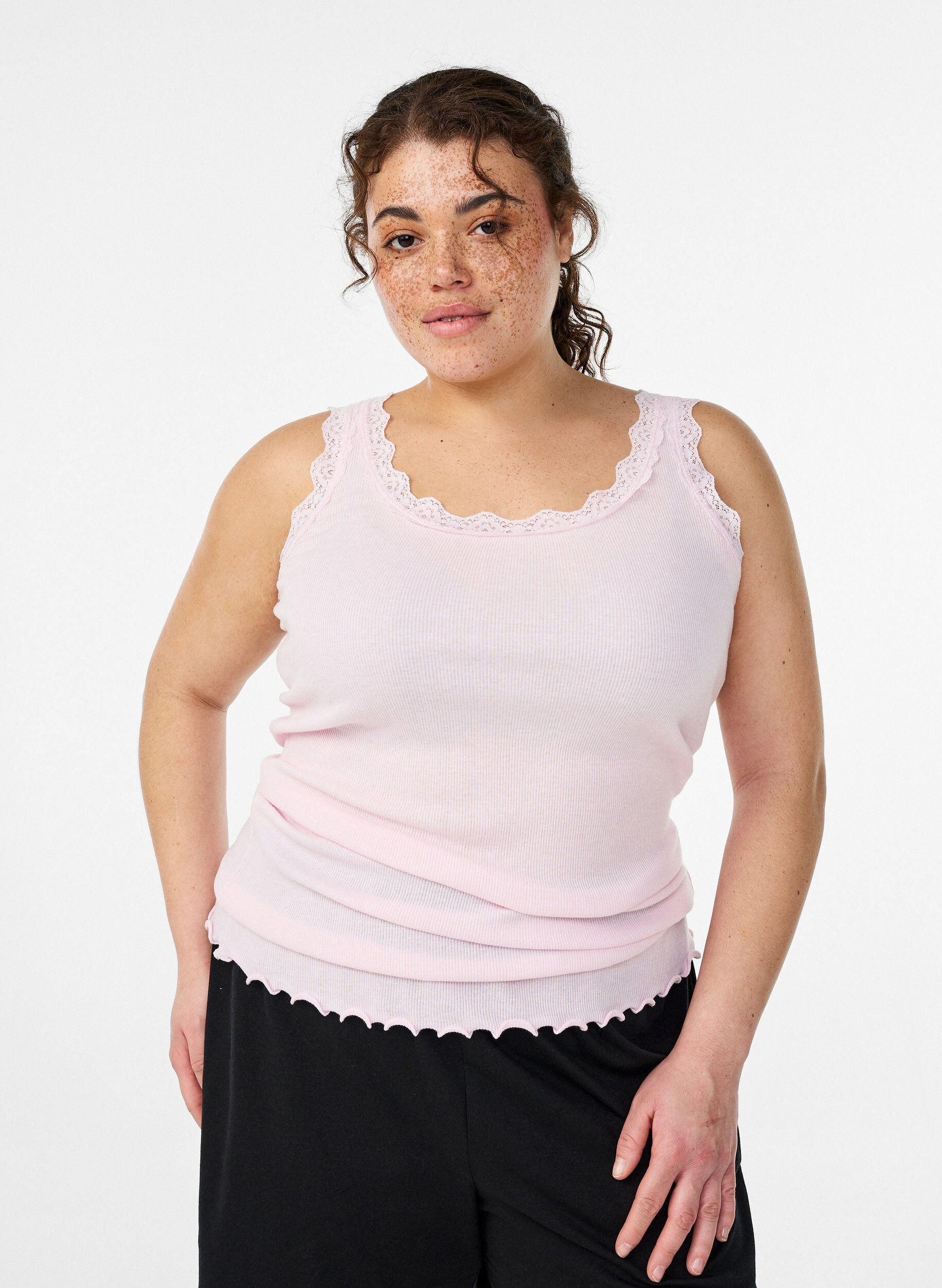 ZizziTop med blondekant, Lyser&oslash;d, Model image number 0