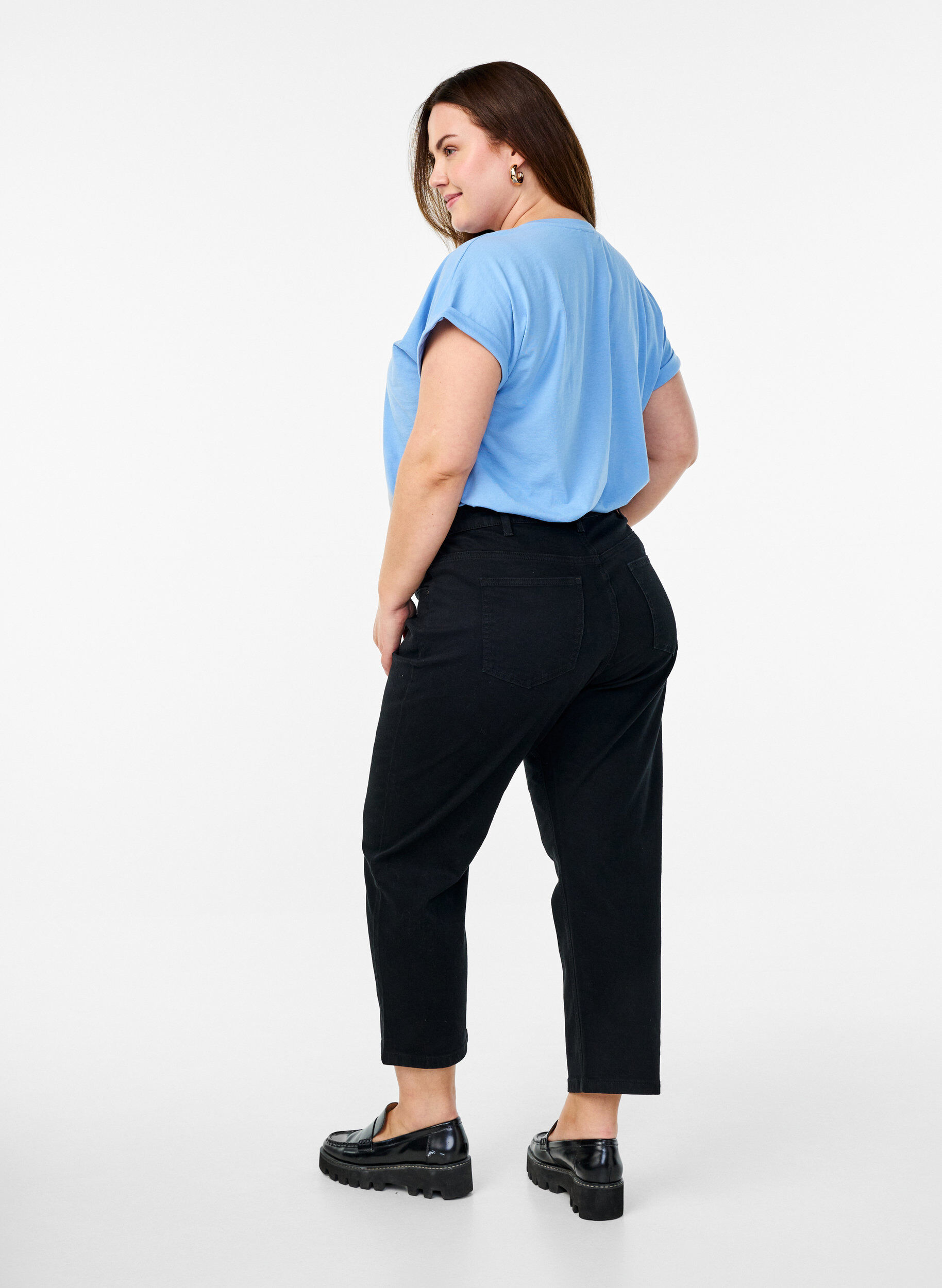 ZizziCropped Vera jeans med straight fit, Sort, Model image number 1