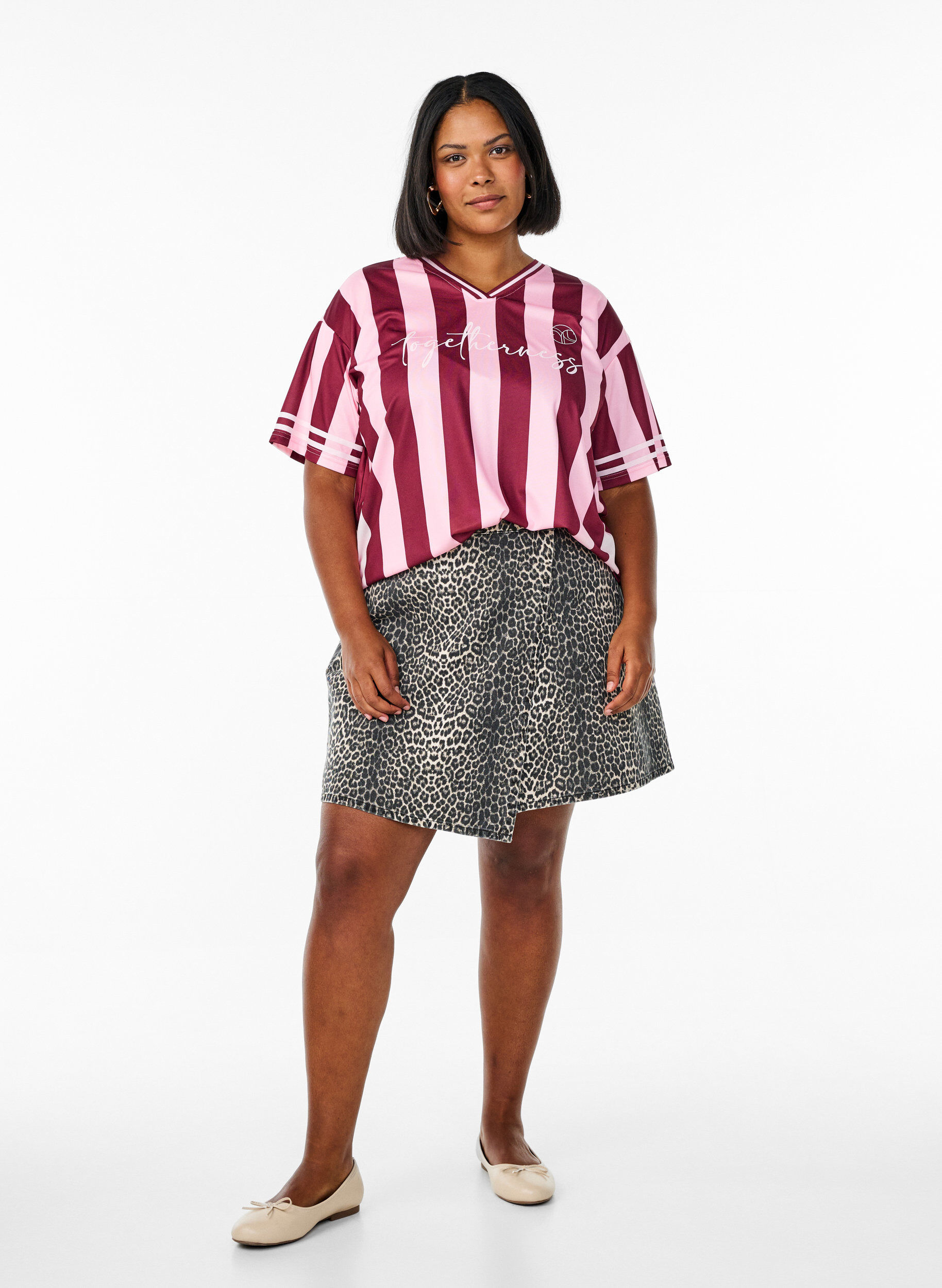 Zizzi Kort denimnederdel med leopardprint og A-snit, Brun, Model image number 1