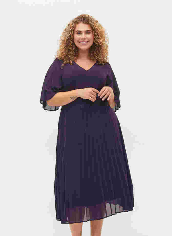 Plissé kjole med korte ærmer, Purple Velvet, Model