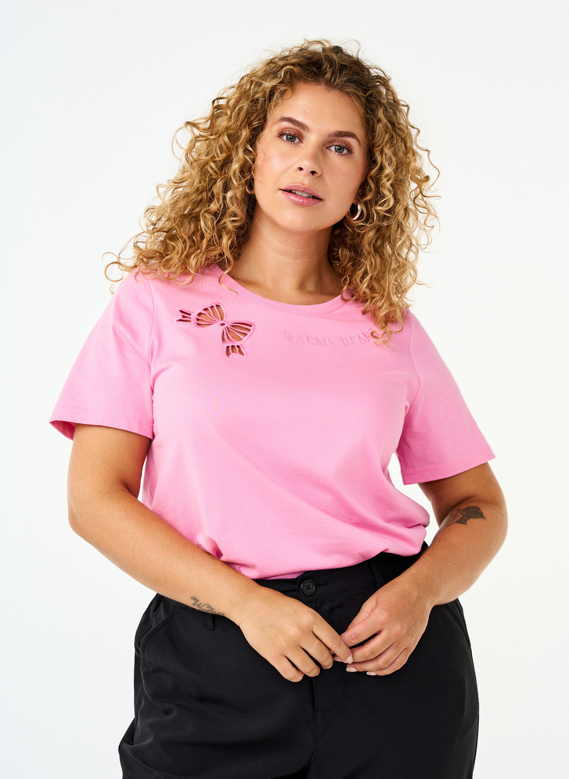 Zizzi T-shirt i &oslash;kologisk bomuld med sl&oslash;jfedetalje, Rosebloom, Model image number 0
