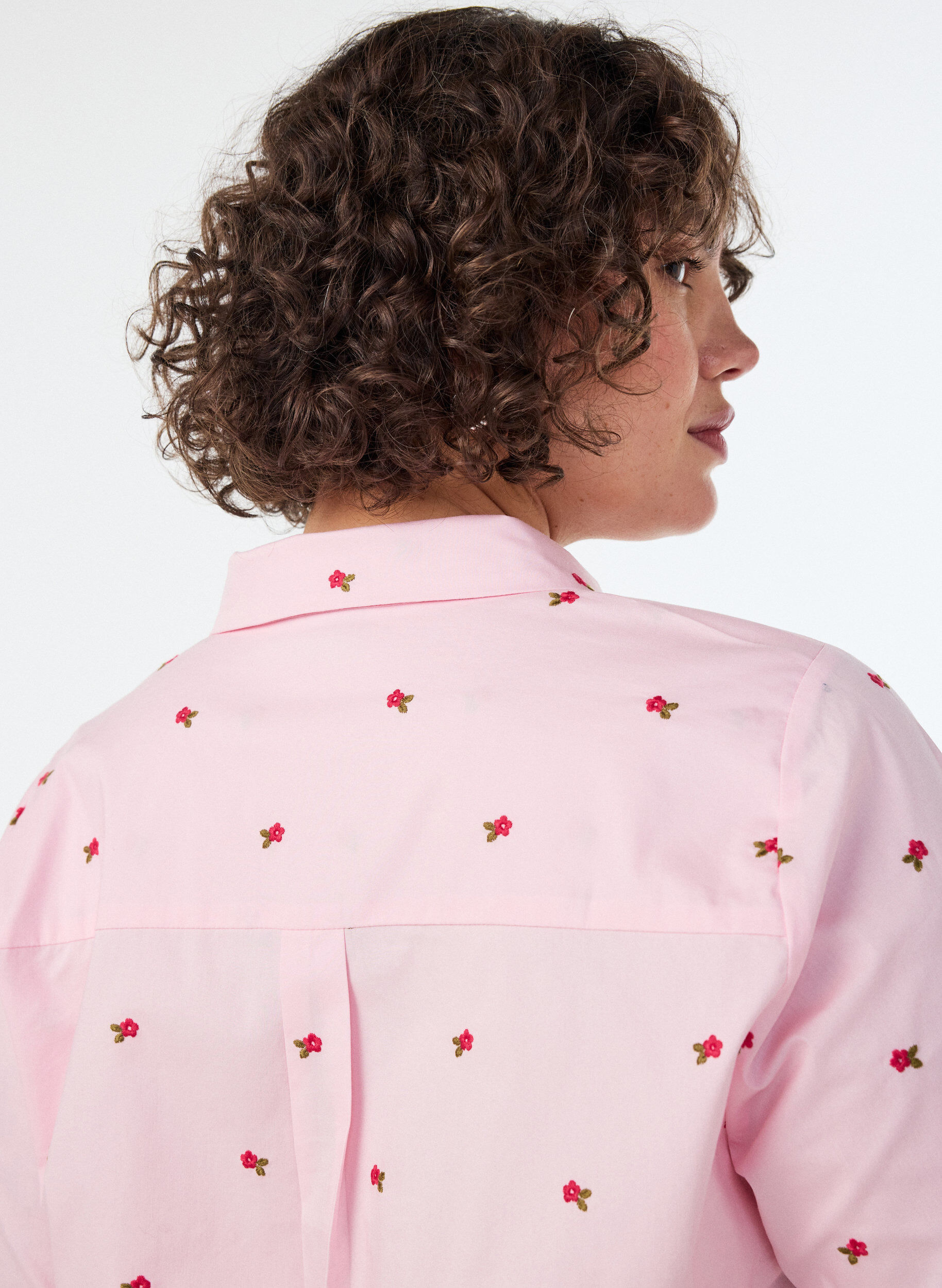 ZizziSkjorte med broderede blomster, Lyser&oslash;d, Model image number 3