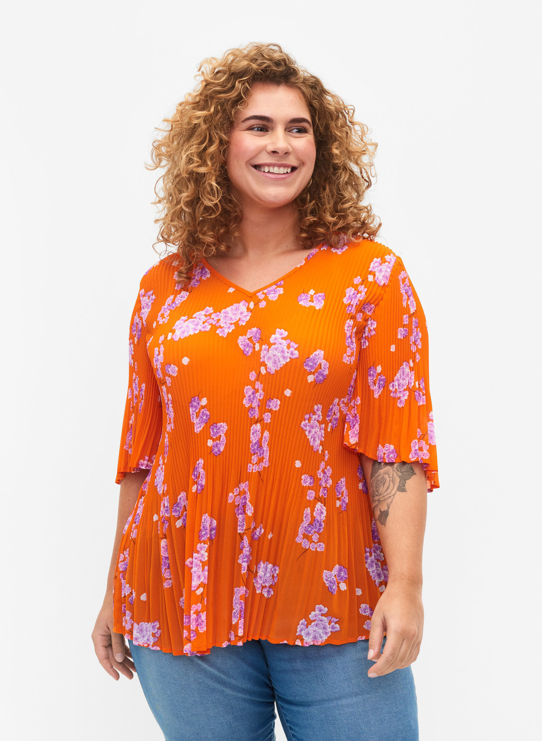 Zizzi Blomstret bluse i pliss&eacute;, Exuberance Flower, Model image number 0