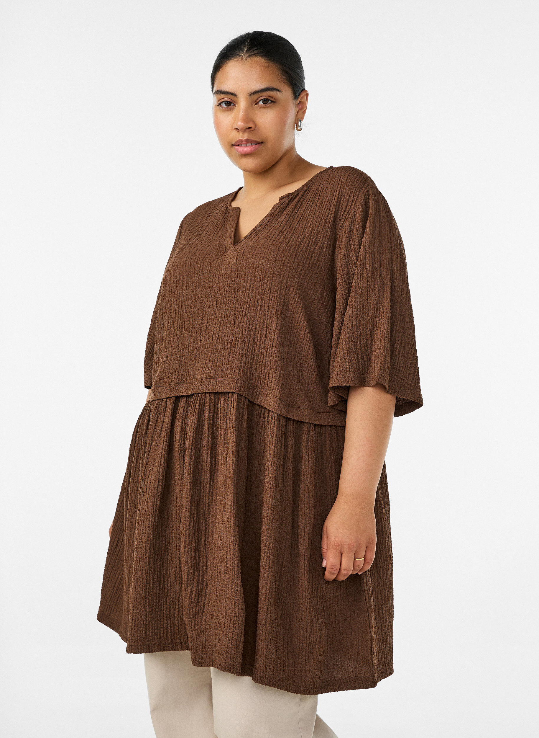 ZizziTunika med kr&oslash;llet struktur og 1/2 &aelig;rmer, Brun, Model image number 0