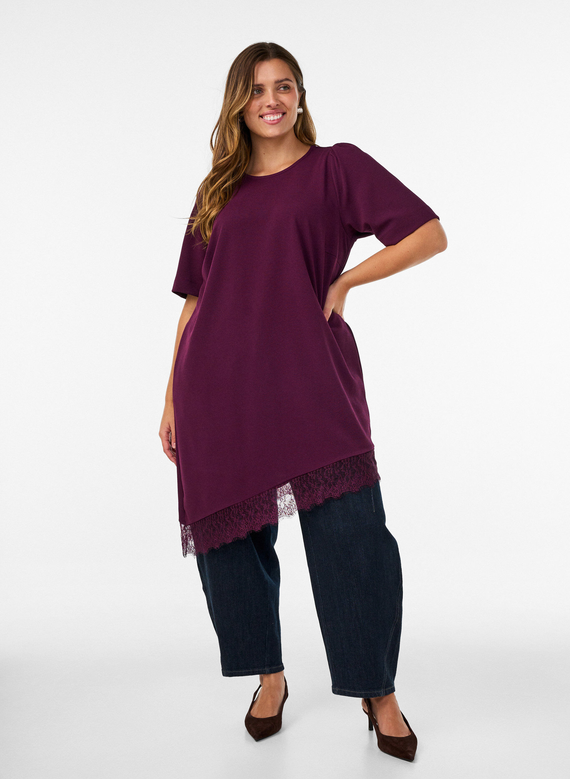 ZizziTunika med asymmetrisk blondekant, Lilla, Model image number 1
