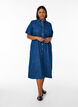 Midilang skjortekjole i denim, Bl&aring;, Model image number 0