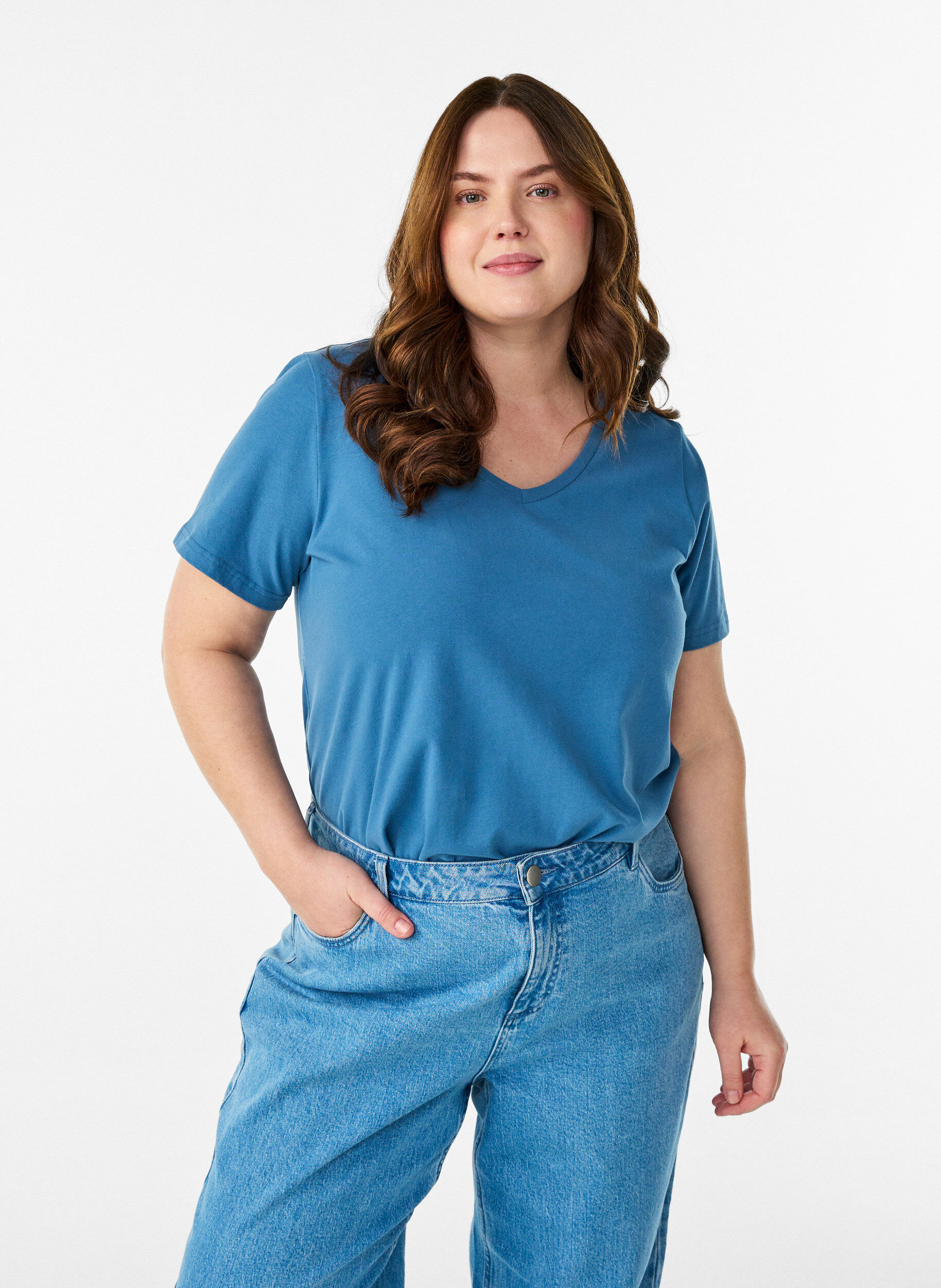 Ensfarvet basis t-shirt i bomuld, Gr&aring;, Model