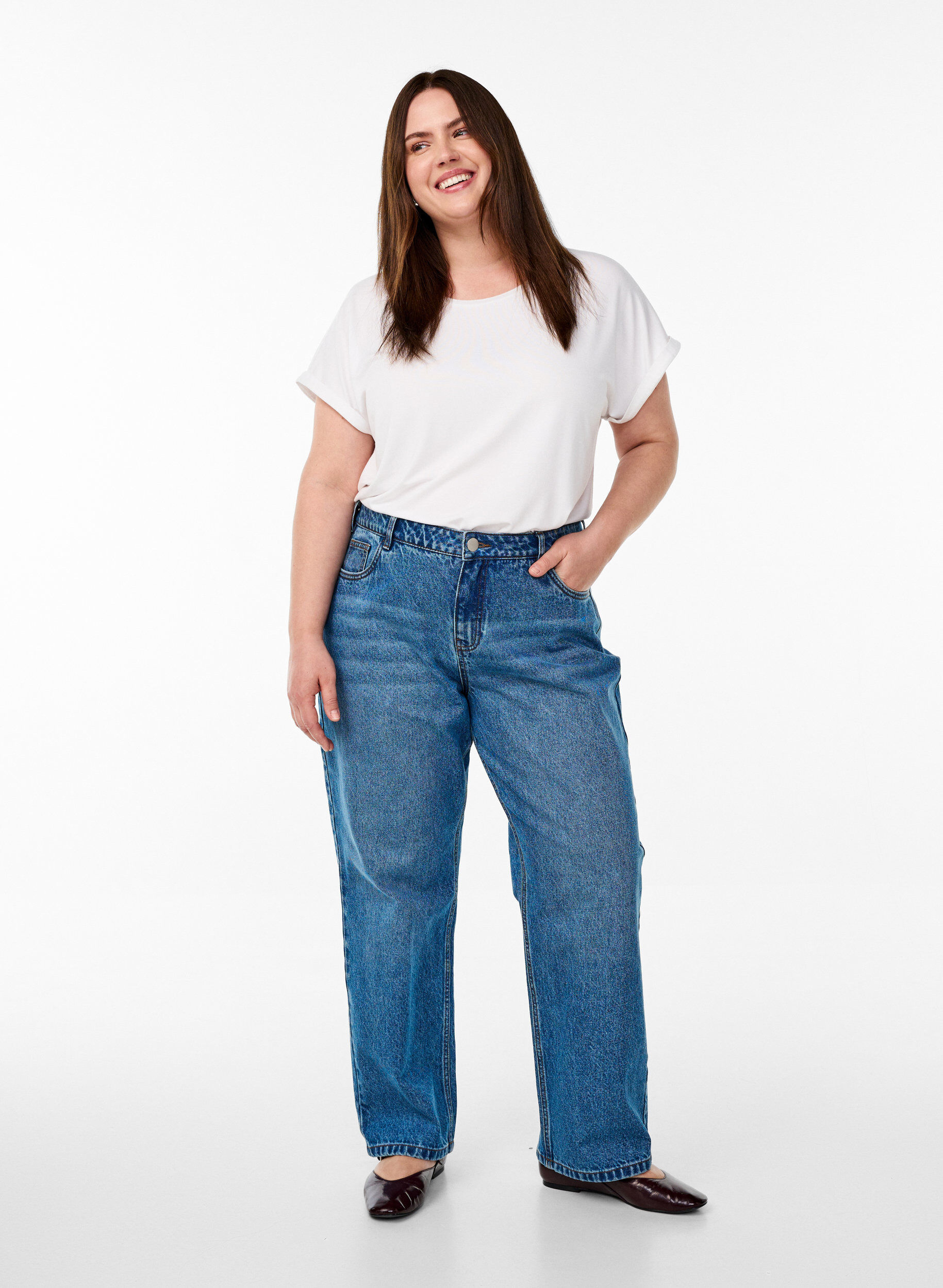 Zizzi L&oslash;s t-shirt i viskose med rund hals, Hvid, Model image number 1