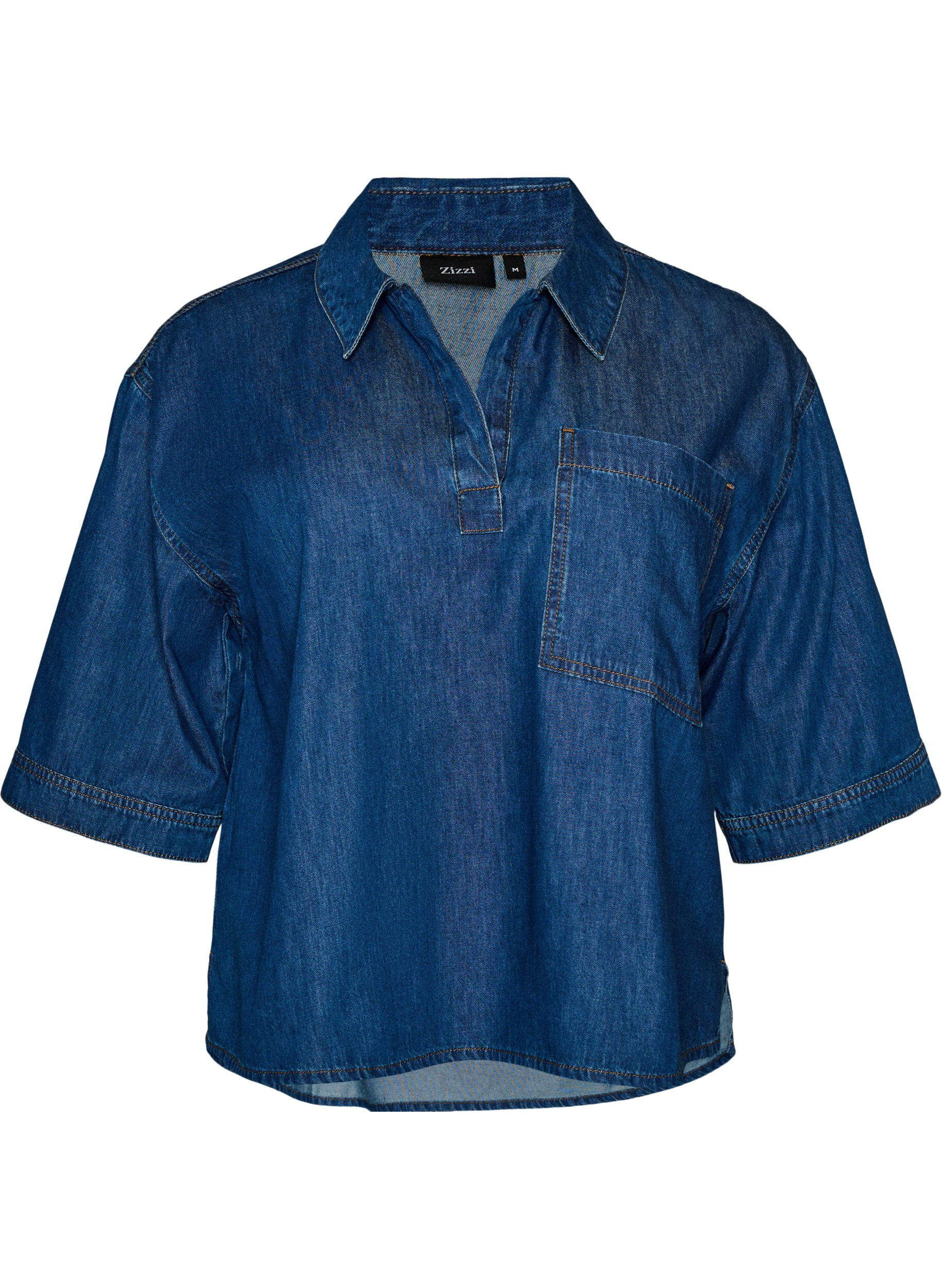 Denimbluse med brystlomme og albuelange &aelig;rmer