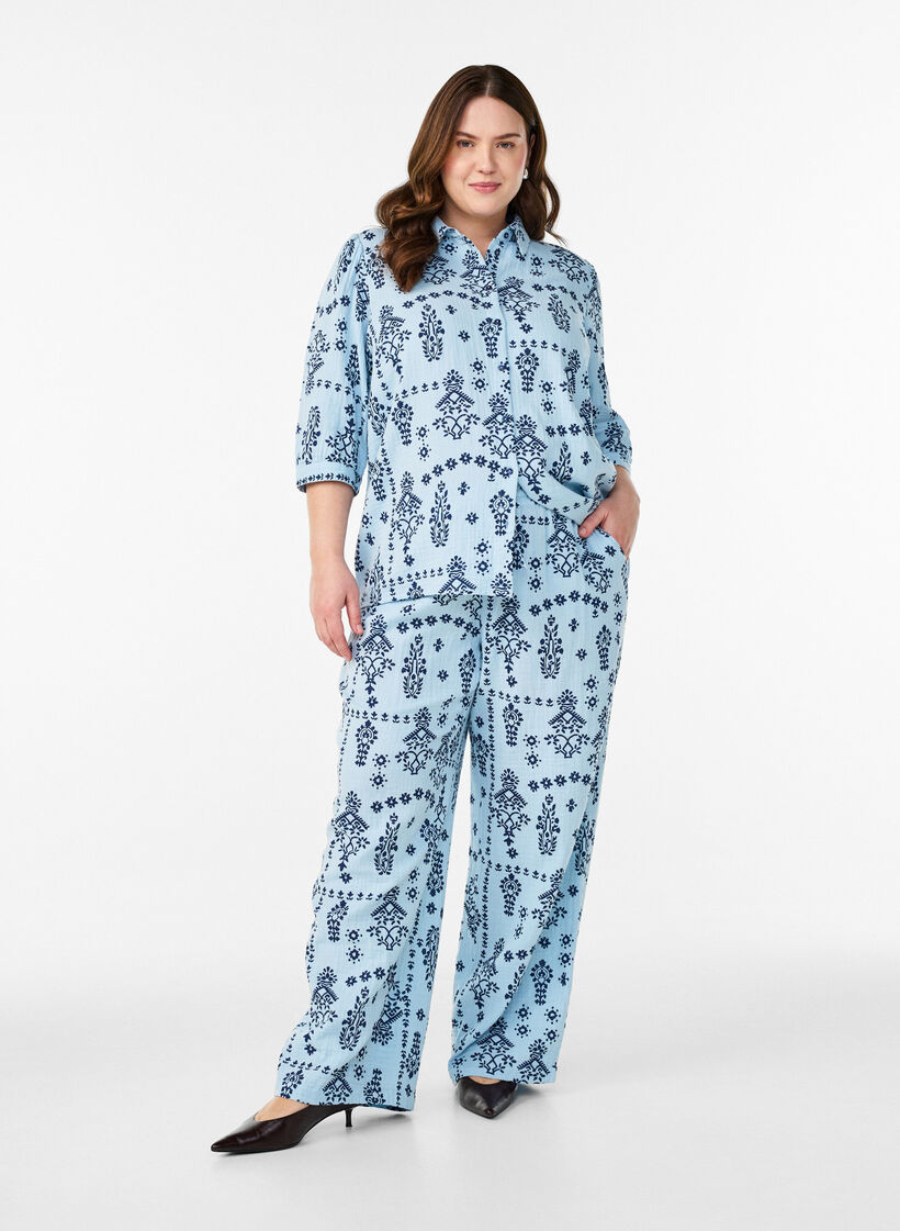 Skjortebluse med 3/4 &aelig;rmer, Bl&aring;, Model image number 1