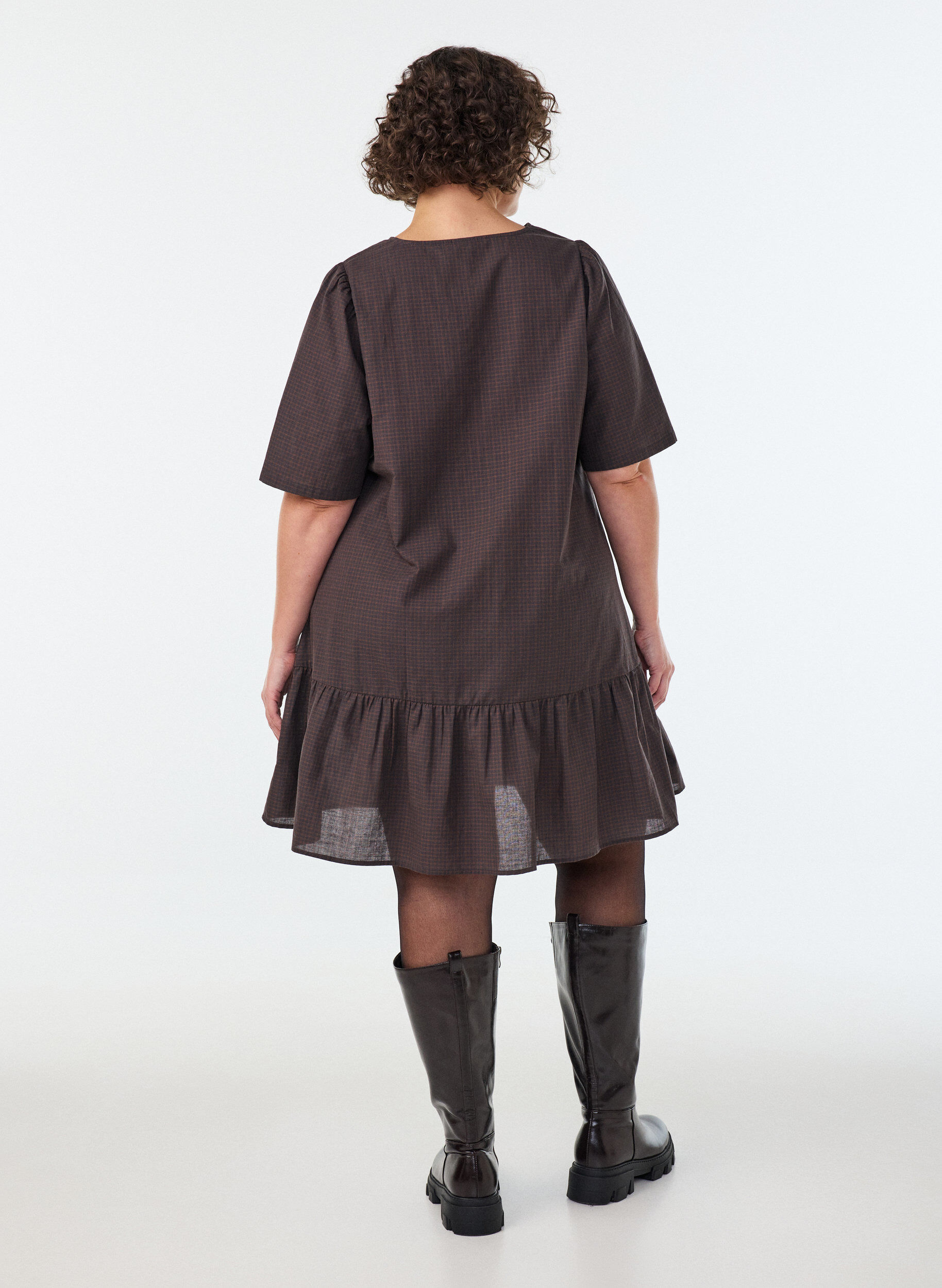 ZizziKort ternet kjole med fl&aelig;sekant, Brun, Model image number 2