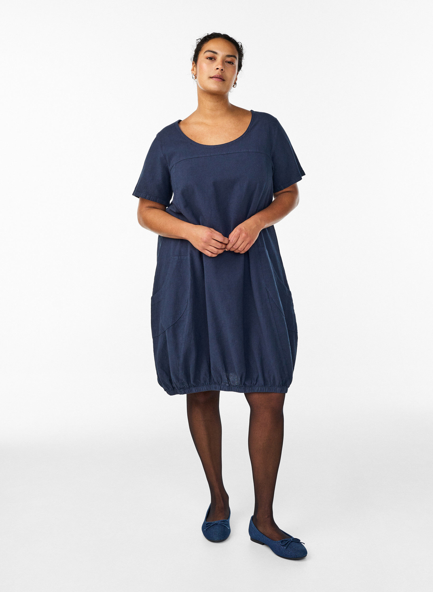 ZizziKort&aelig;rmet kjole i bomuld, Bl&aring;, Model image number 1