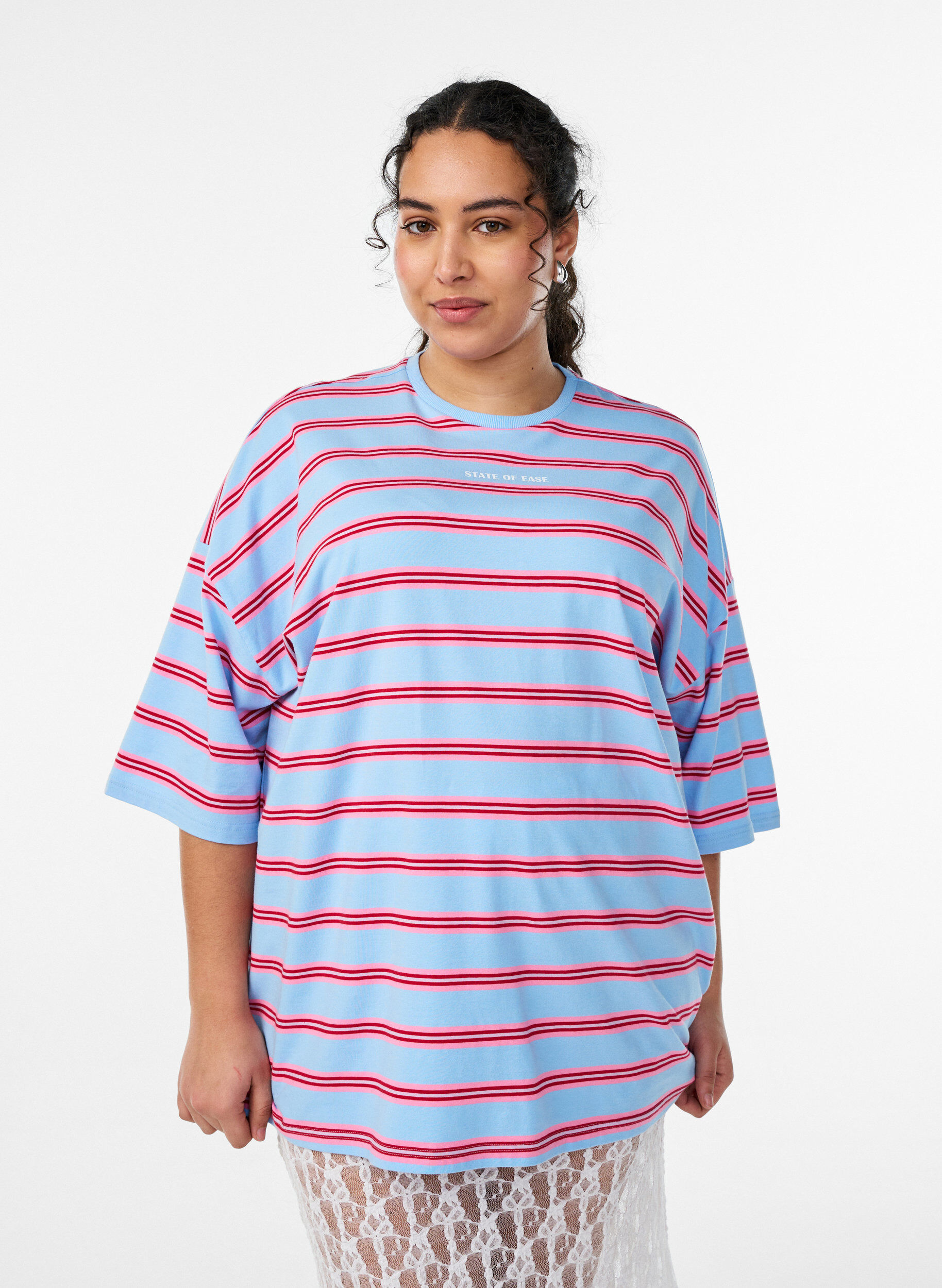 ZizziOversize T-shirt med striber og 1/2 &aelig;rmer, Bl&aring;, Model image number 0