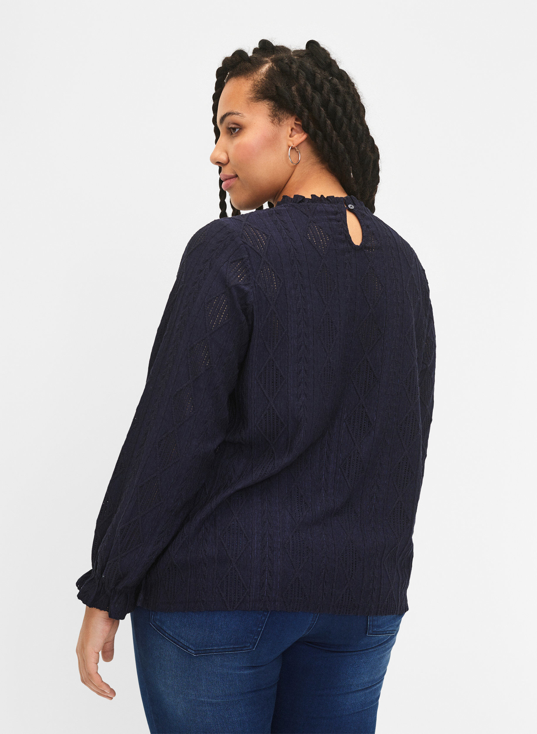 Zizzi Bluse med fl&aelig;sedetaljer og tone-i-tone m&oslash;nster, Night Sky, Model image number 1