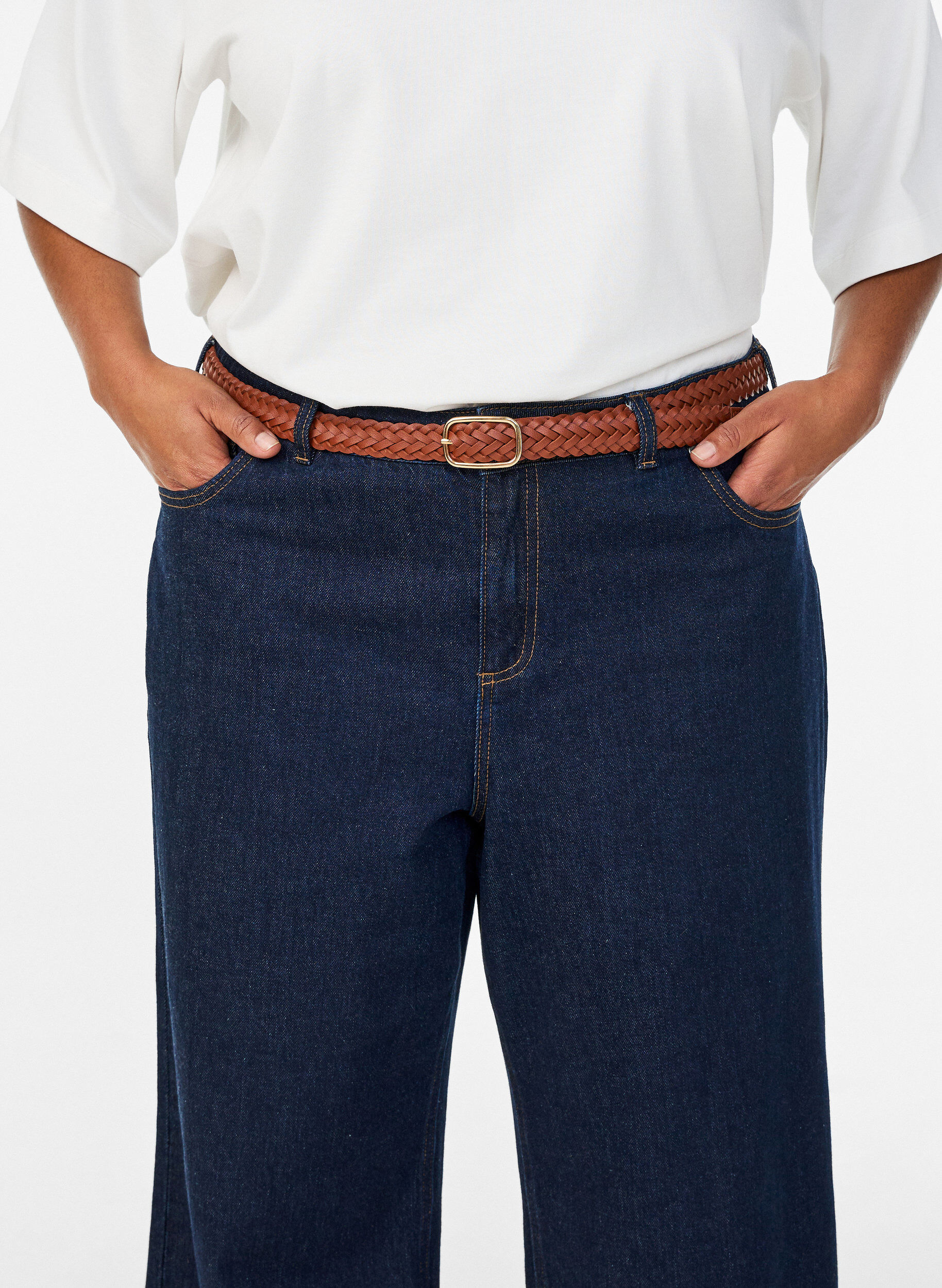 Zizzi Flettet b&aelig;lte i imiteret l&aelig;der, Brun, Model image number 0