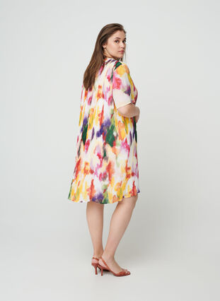 Kort plissé kjole i all over print, Yellow comb AOP, Model image number 1