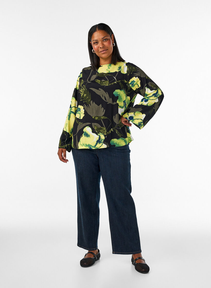 Blomstret bluse med b&aring;dudsk&aelig;ring og brede &aelig;rmer, Sort, Model image number 1