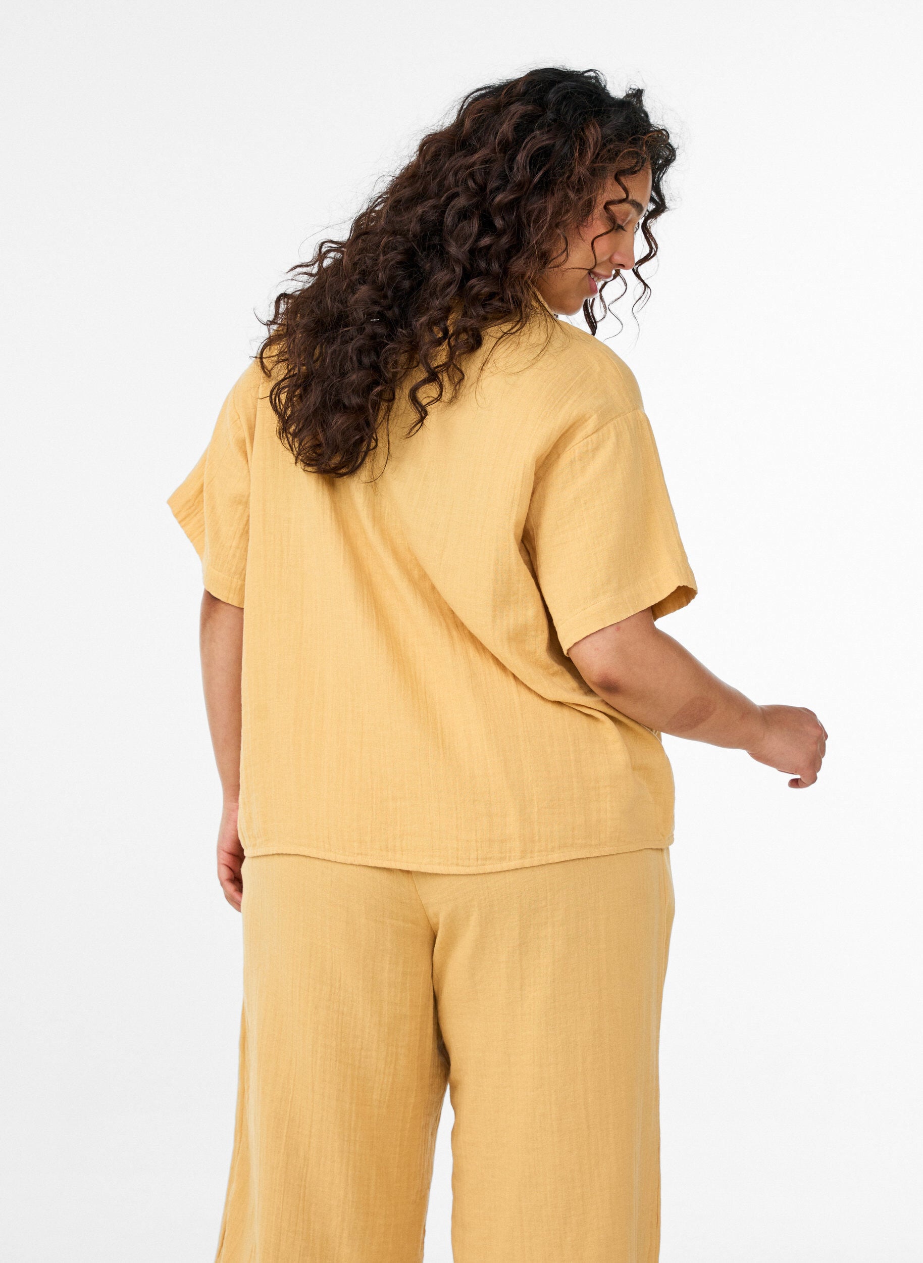 ZizziSkjortebluse i bomuldsmusselin med korte &aelig;rmer, Gul, Model image number 2