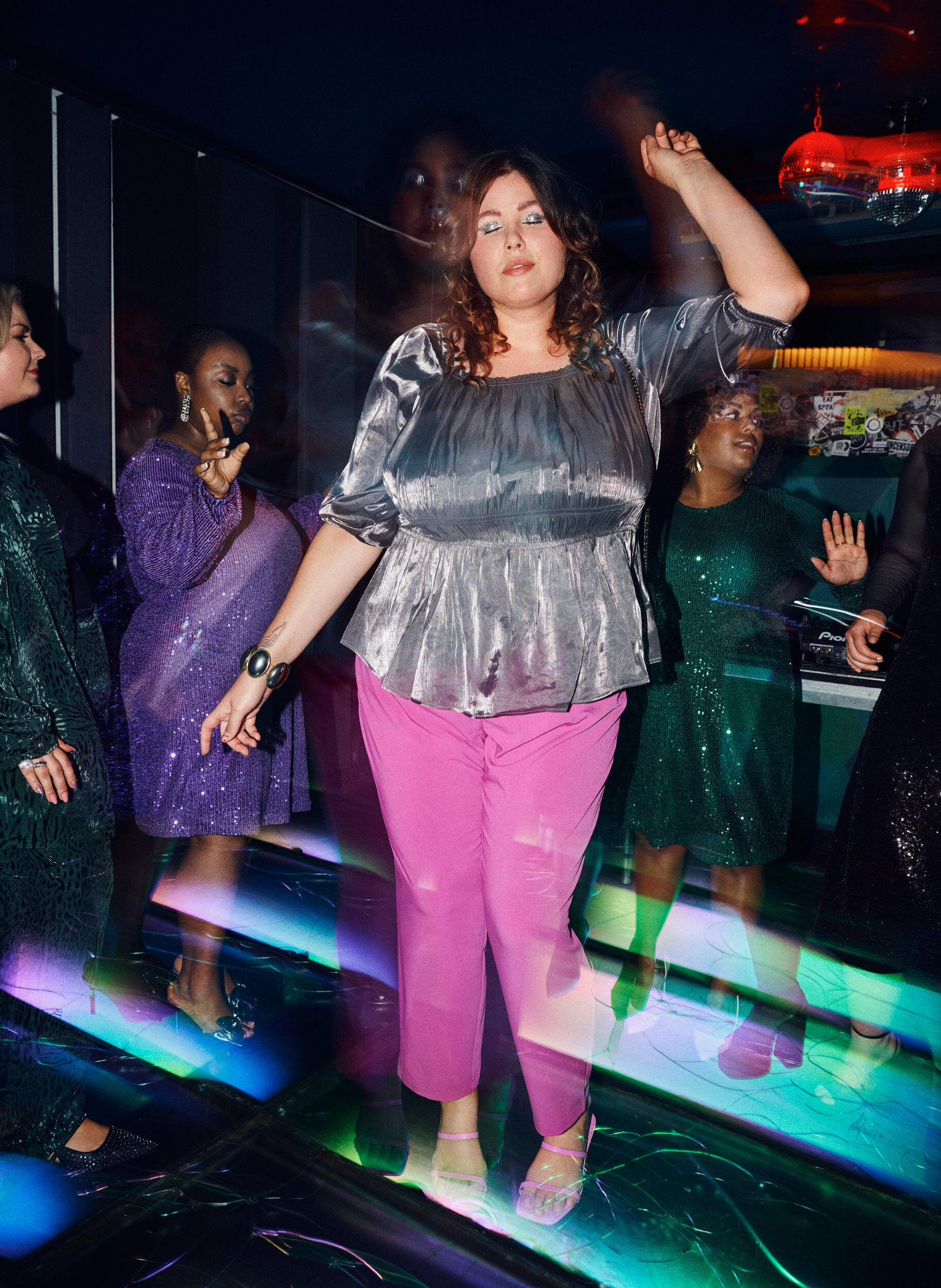 Zizzi S&oslash;lvfarvet bluse med 3/4 &aelig;rmer og smock, Dark Silver, Image image number 1