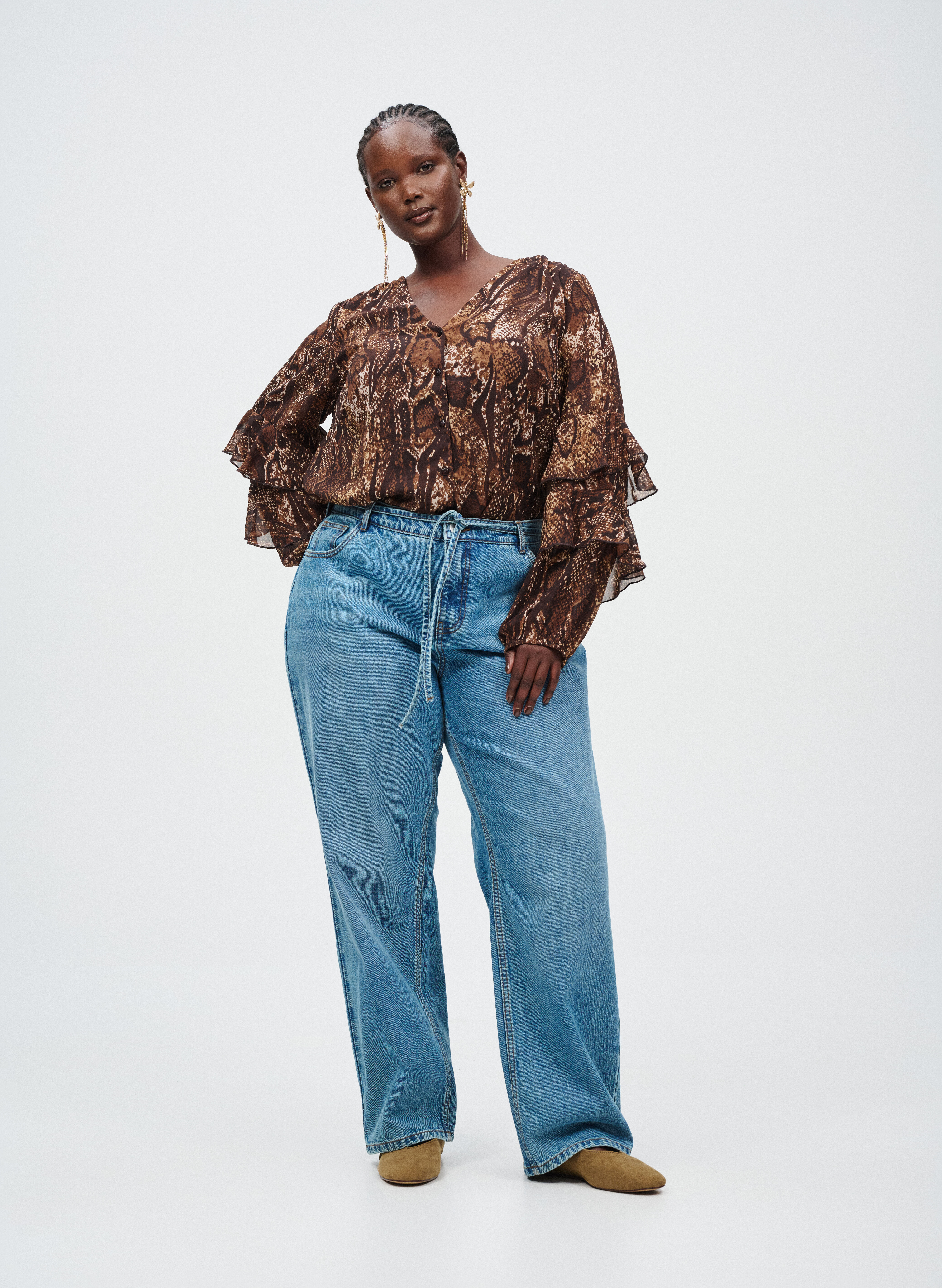 Zizzi Bluse med fl&aelig;ser, , Model