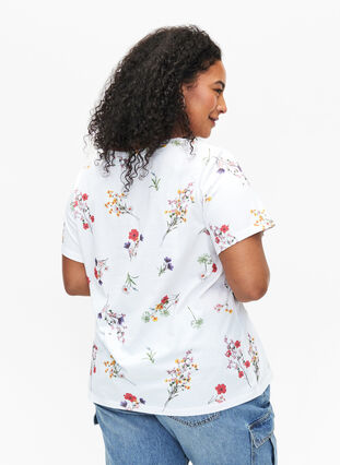 T-shirt i økologisk bomuld med blomsterprint, Bright W. AOP Flower, Model image number 1