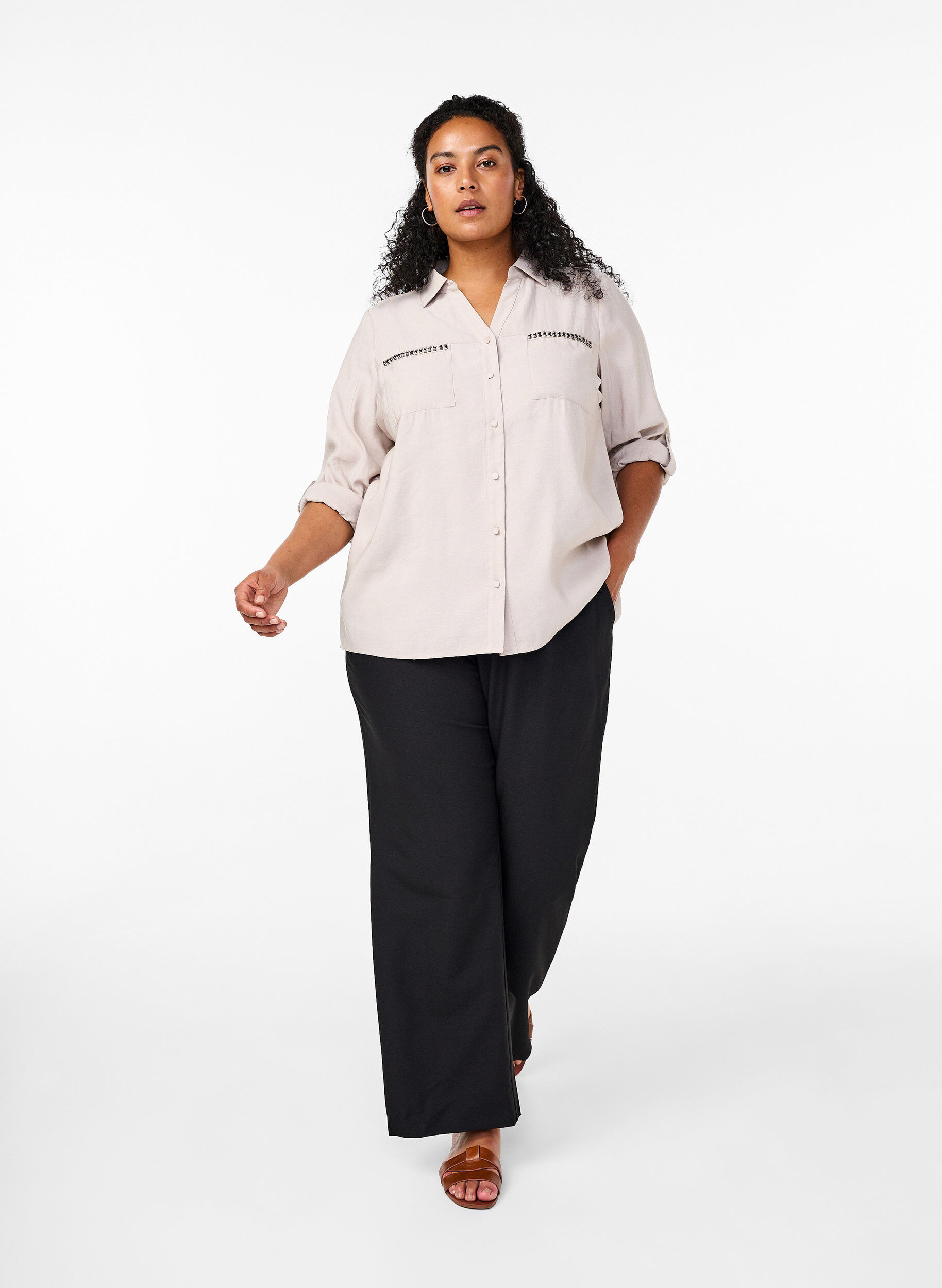 Zizzi Skjorte med nitter og 3/4 &aelig;rmer, Beige, Model image number 1