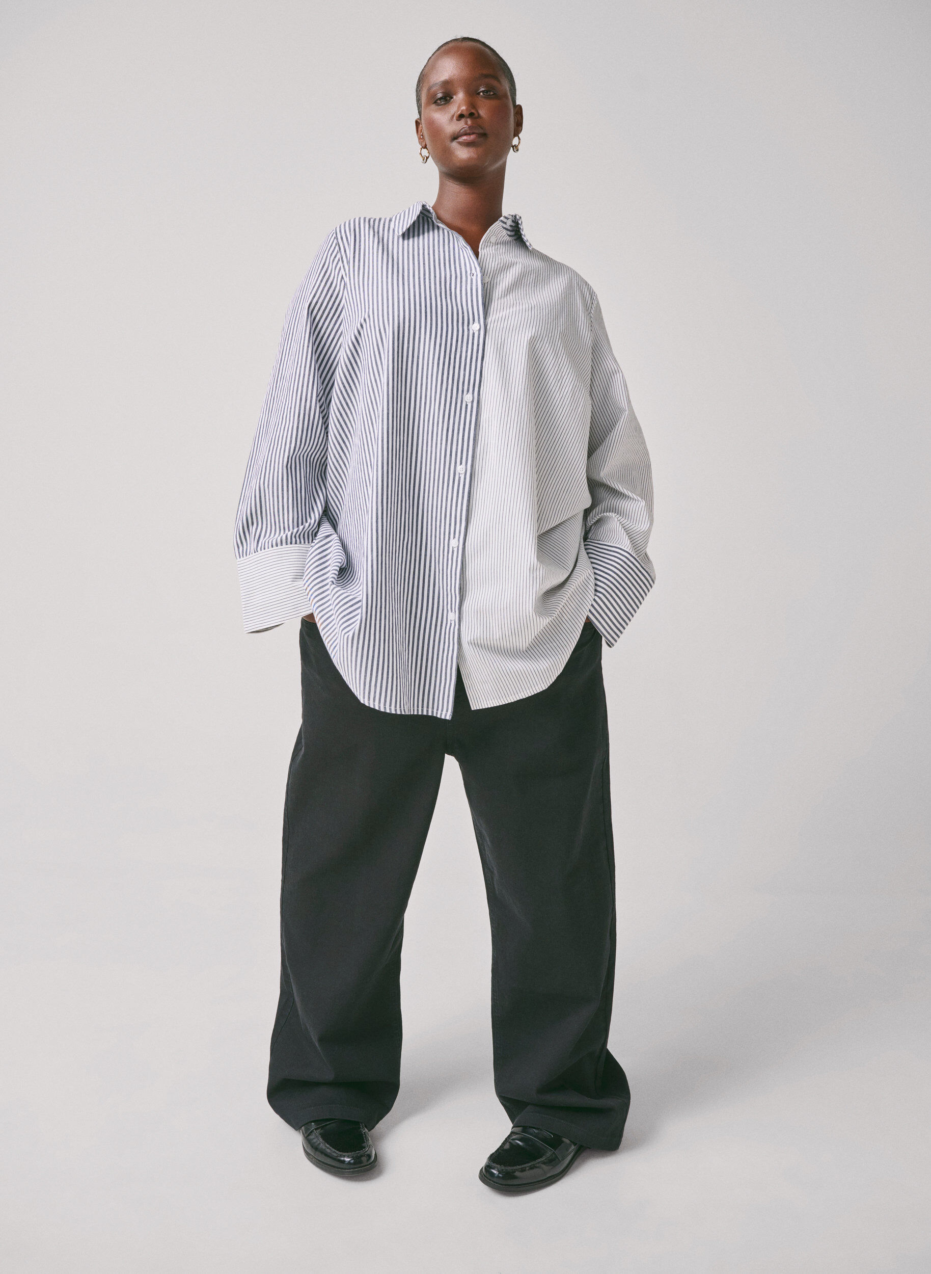 Zizzi Lang&aelig;rmet skjorte med striber, Lava Smoke Stripe, Image image number 1