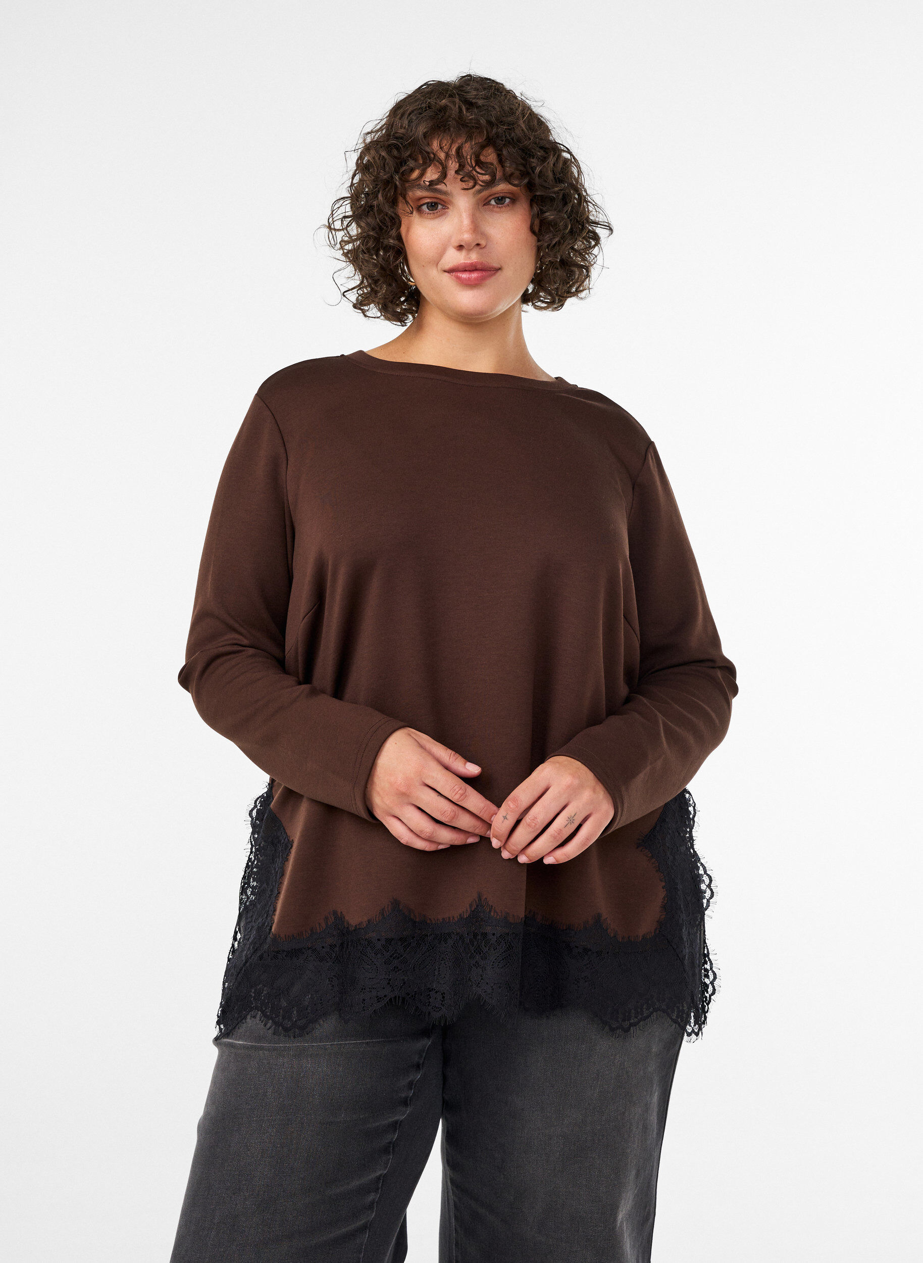 ZizziJerseybluse med blondekant, Brun, Model image number 0