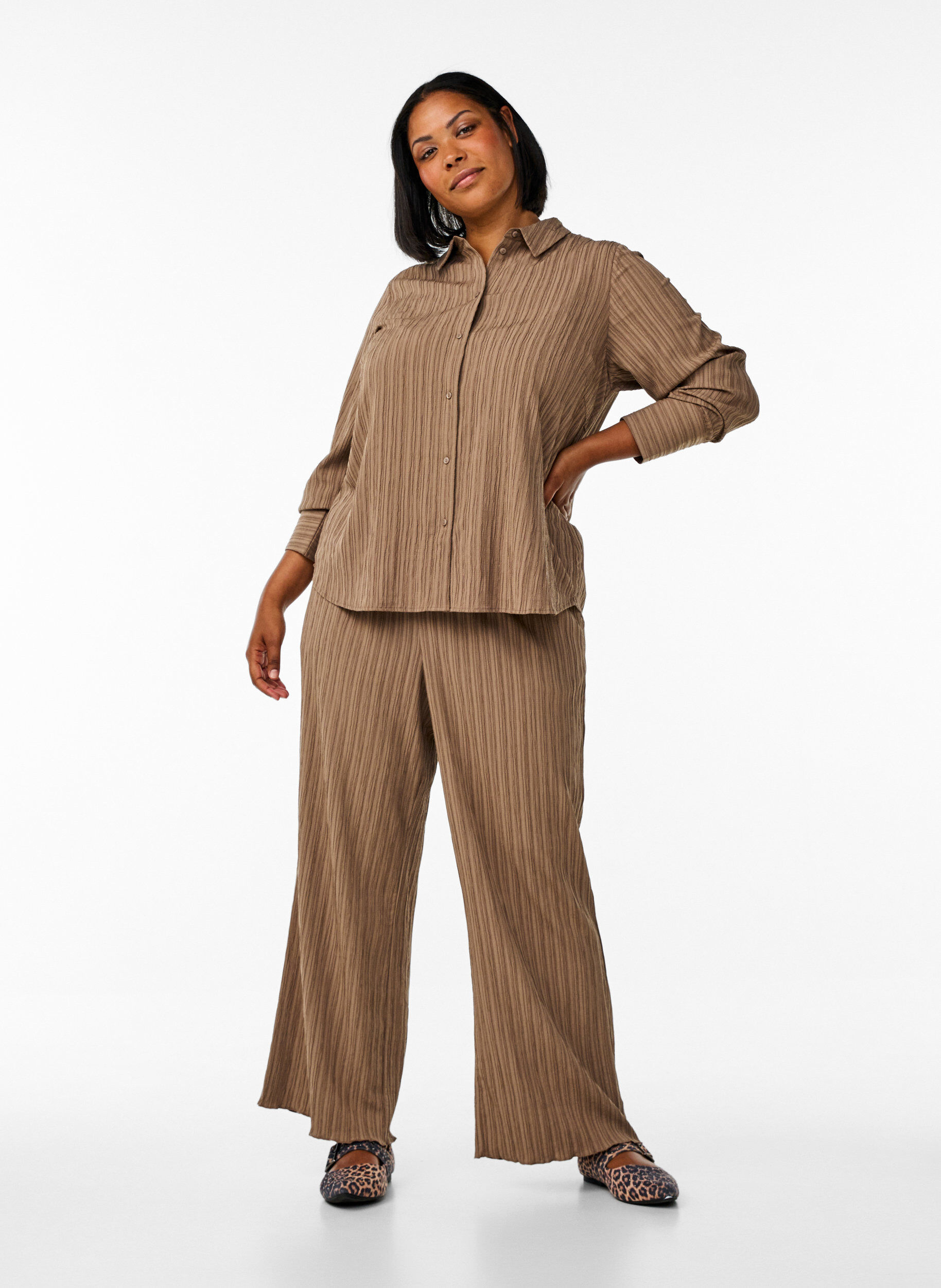 Zizzi FLASH - Skjorte med struktur, Brun, Model image number 1