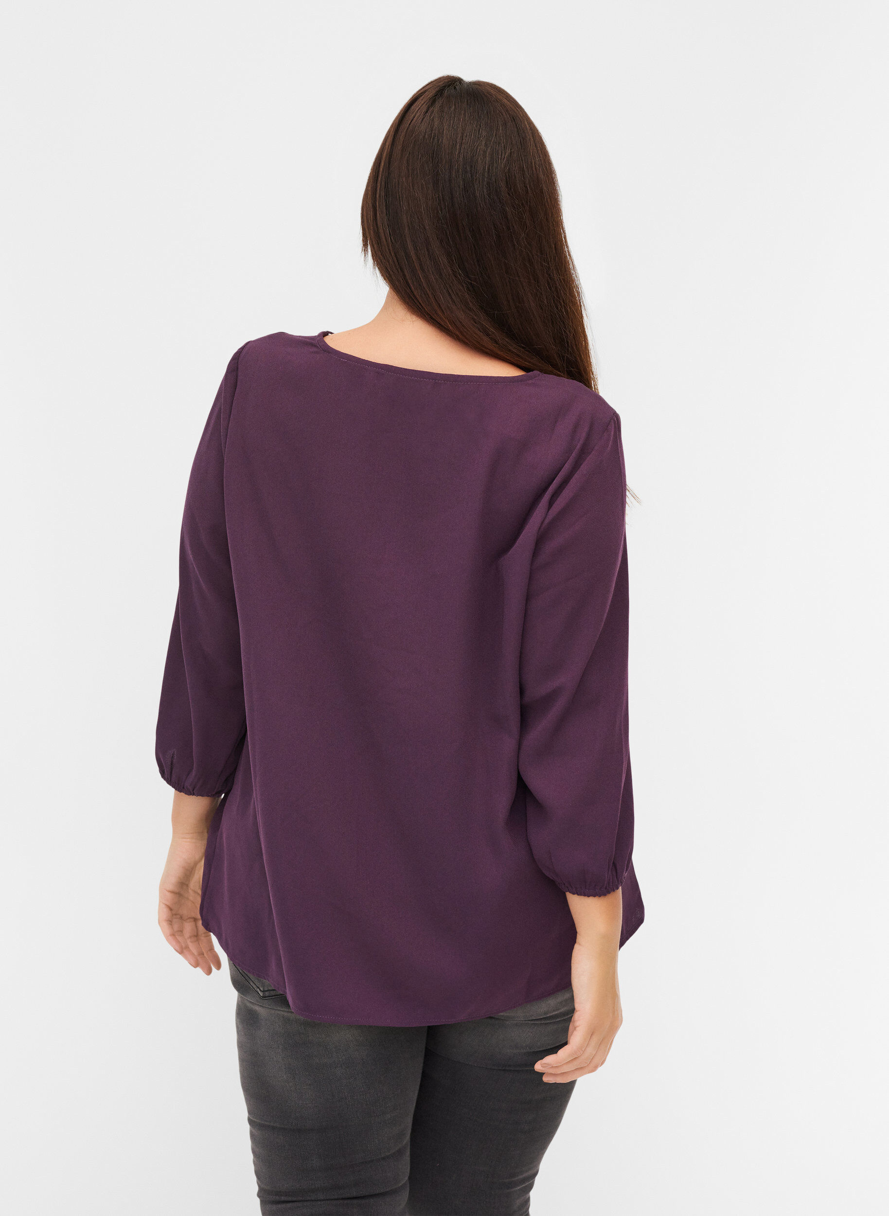 Zizzi Ensfarvet bluse med blonder og 3/4 &aelig;rmer, Plum Perfect, Model image number 1