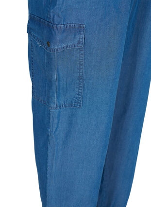 Cargo bukser i denim-look med lommer, Medium Blue, Packshot image number 3