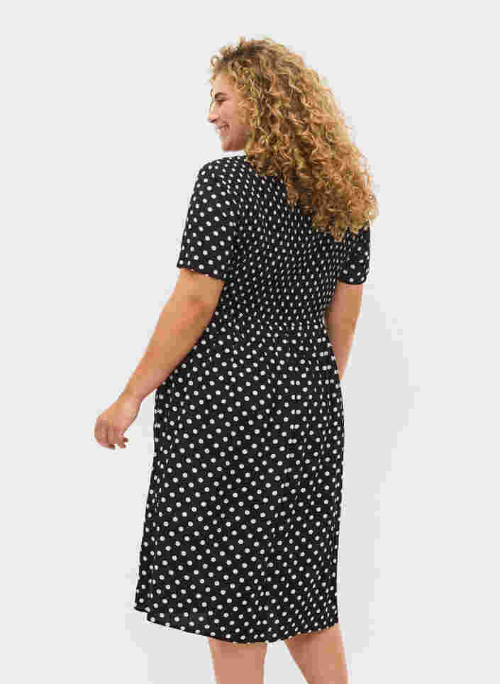 Printet viskose kjole med smock, Black Dot, Model