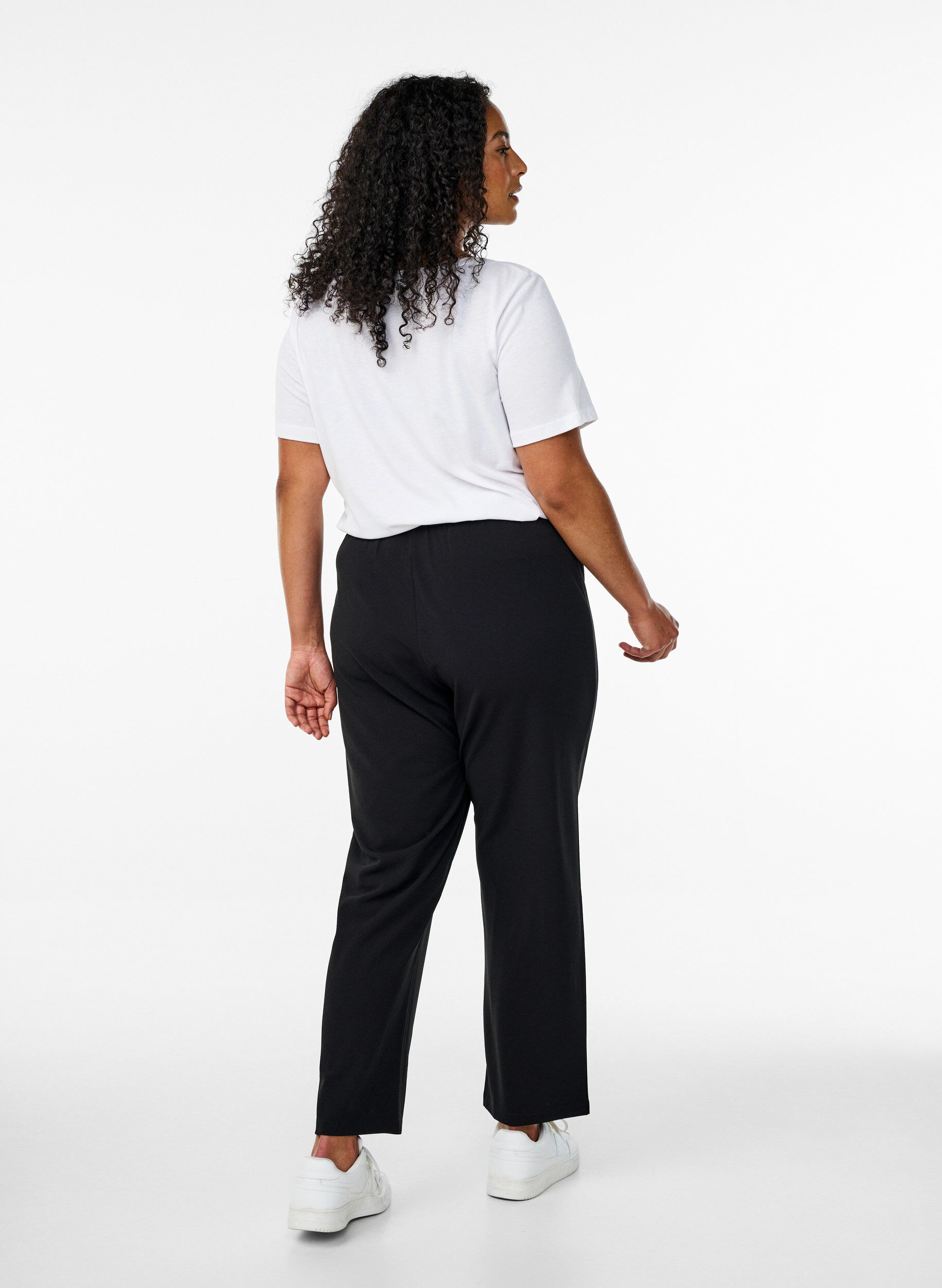 ZizziBukser med straight fit, Sort, Model image number 1