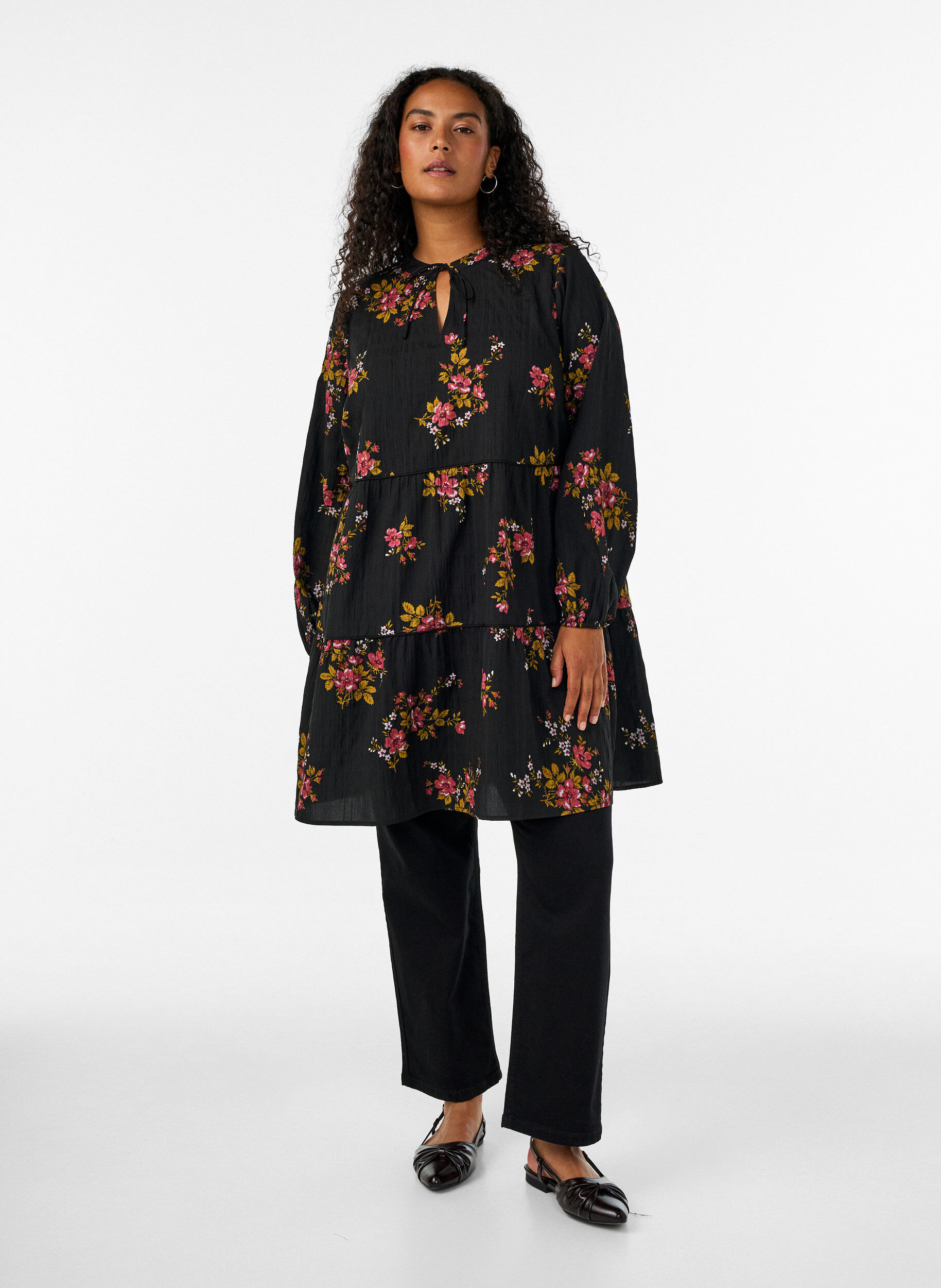 ZizziKjole med blomsterprint og bindeb&aring;nd, Sort, Model image number 1