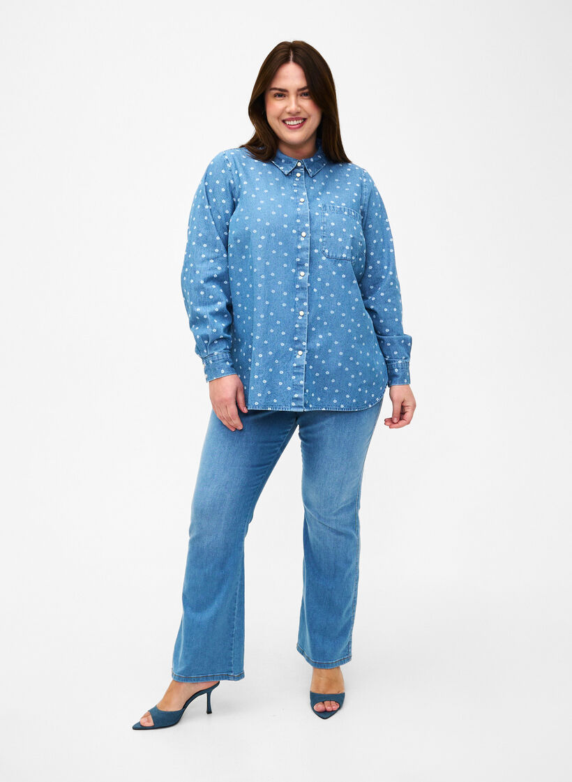 Blomstret denimskjorte med brystlomme, Light Blue w.Flowers, Model image number 2