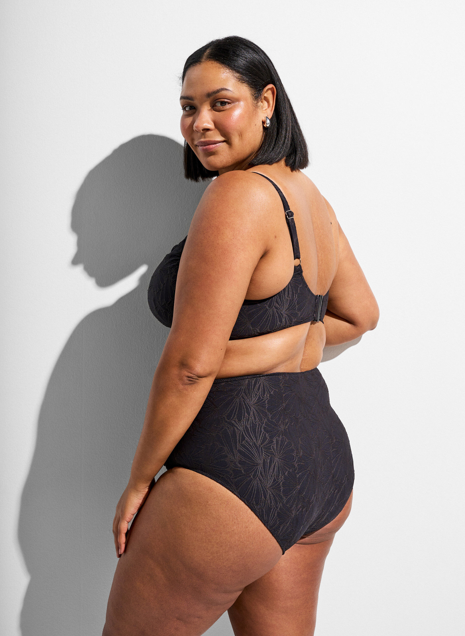 Zizzi Bikinitrusse med h&oslash;j talje og struktureret m&oslash;nster, Gr&aring;, Model image number 1