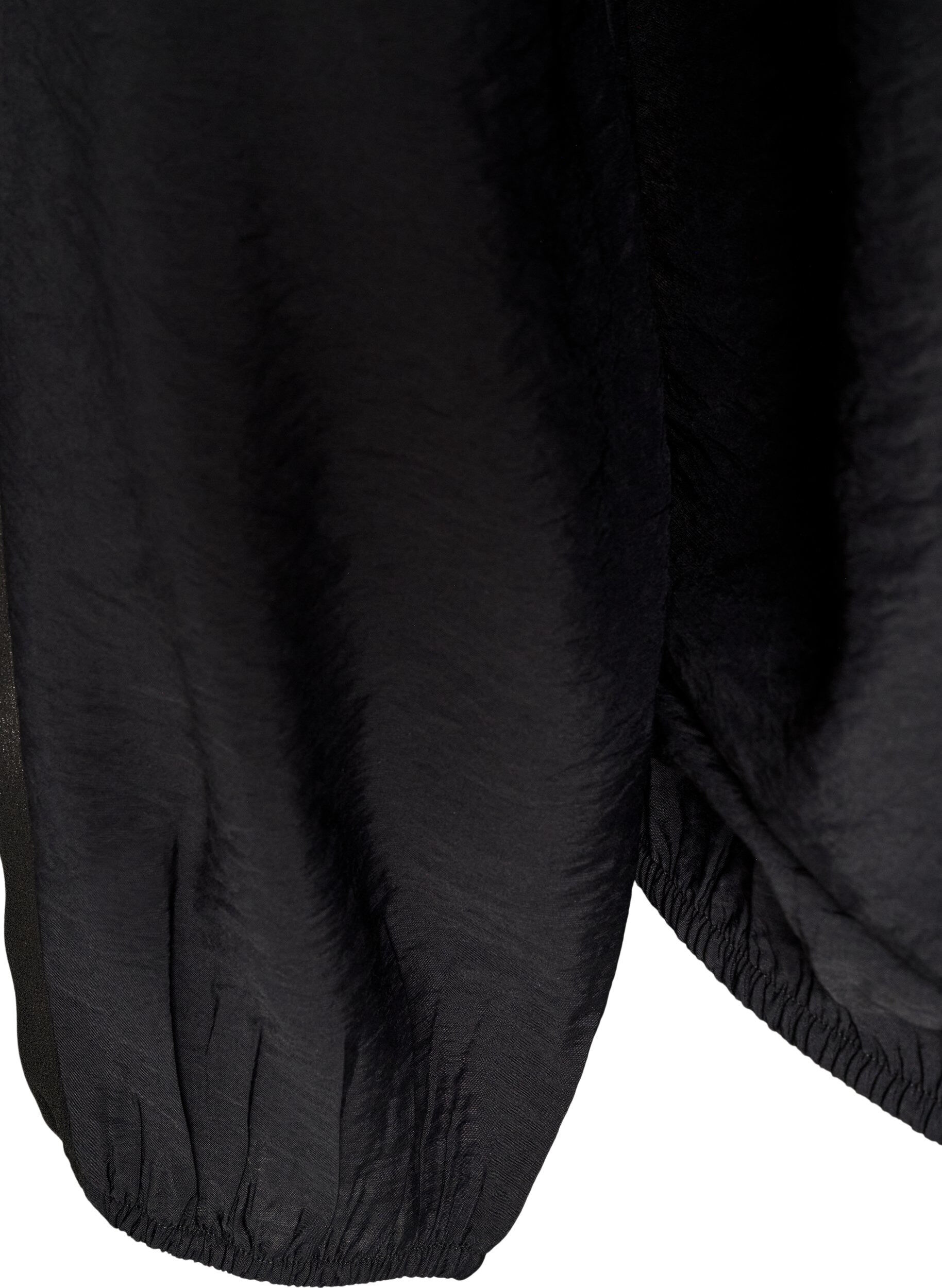 ZizziBluse med balloneffekt og chiffondetaljer, Sort, Packshot image number 3