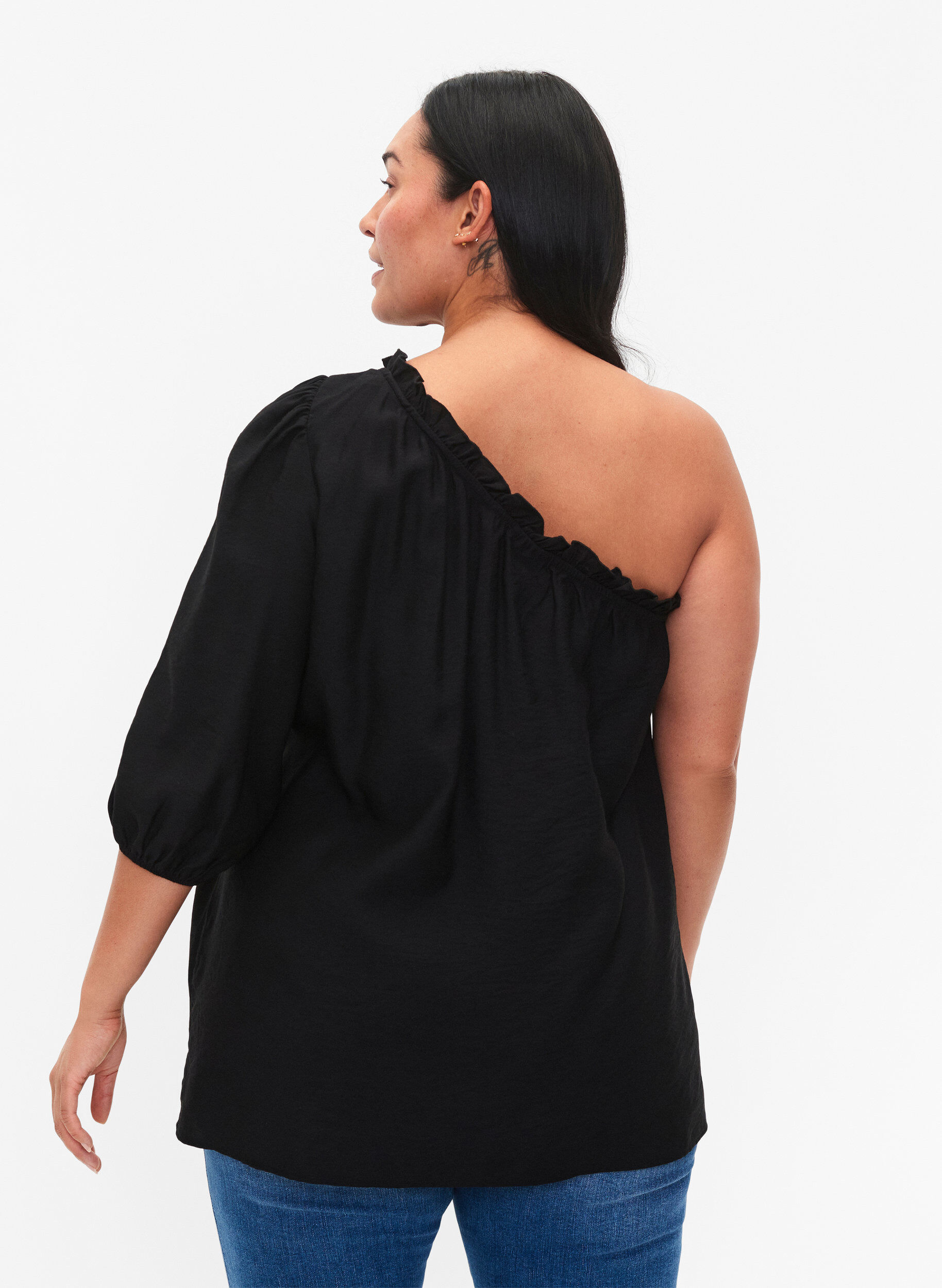 Zizzi One-shoulder bluse i viskose, Sort, Model image number 2