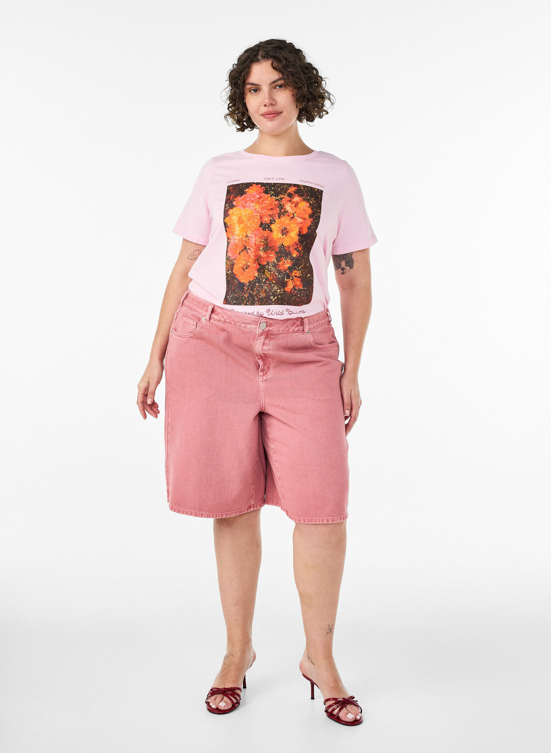 ZizziT-shirt i bomuld med print foran, Lyser&oslash;d, Model image number 1