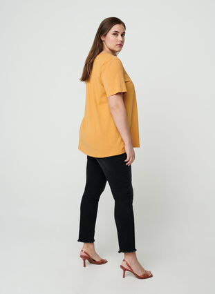 Basis t-shirt med v-hals, Spruce Yellow, Model image number 1