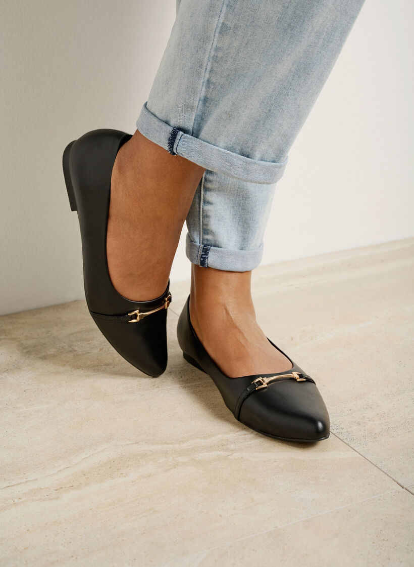 Wide fit ballerina med guldfarvet spænde, Black, Image image number 0