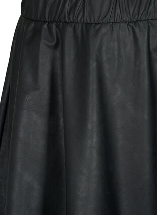 Imiteret læder nederdel med løs pasform, Black, Packshot image number 2