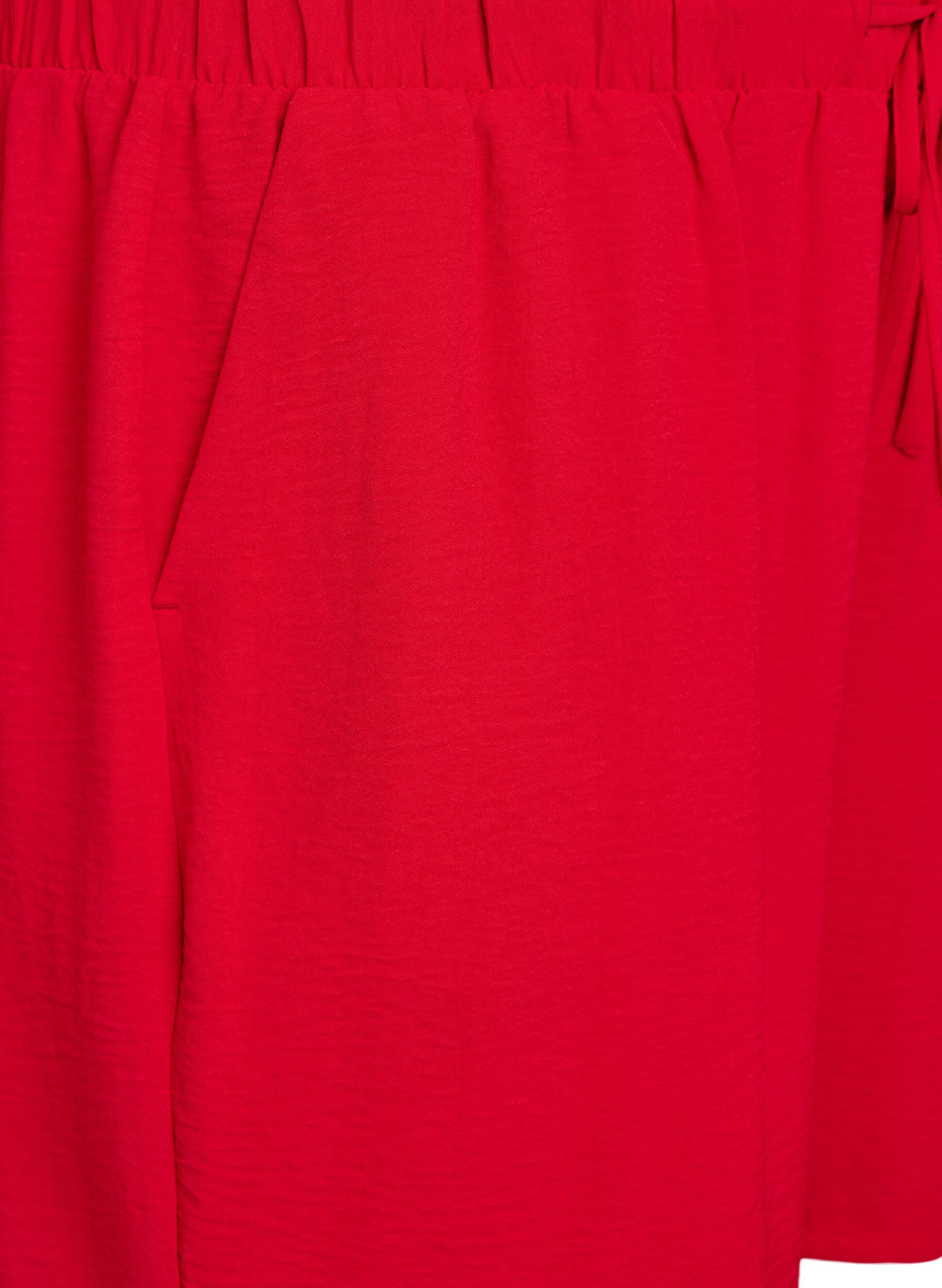 ZizziShorts med lommer og elastik i taljen, R&oslash;d, Packshot image number 2
