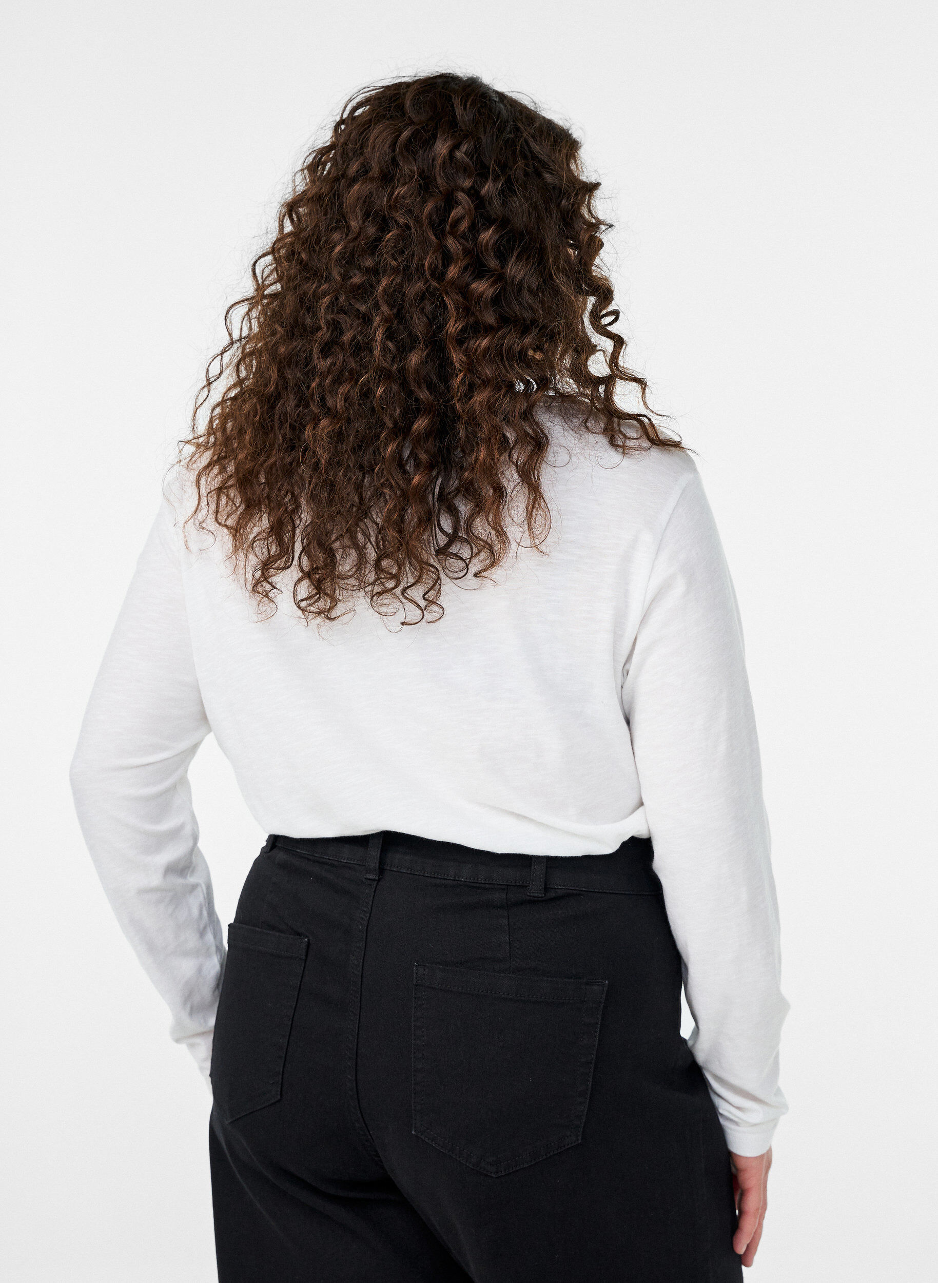 Zizzi Lang&aelig;rmet t-shirt med V-hals og knapper, Hvid, Model image number 2