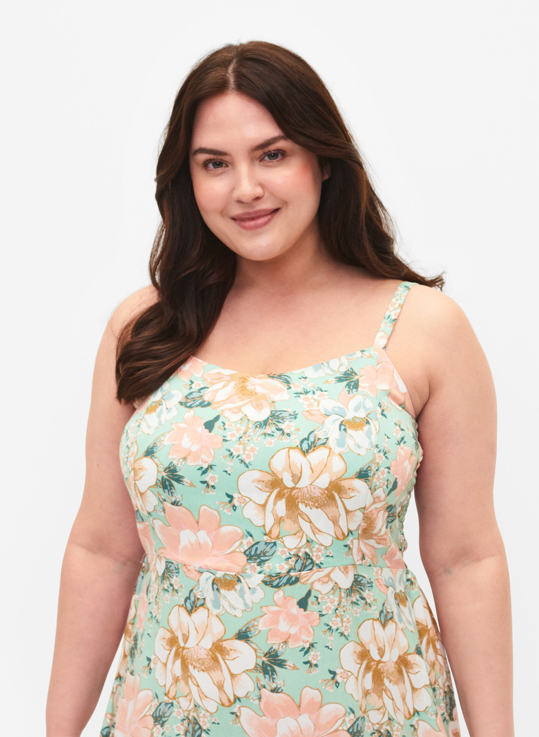 Zizzi Blomstret stropkjole i viskose med smock, Green Flower, Model image number 2