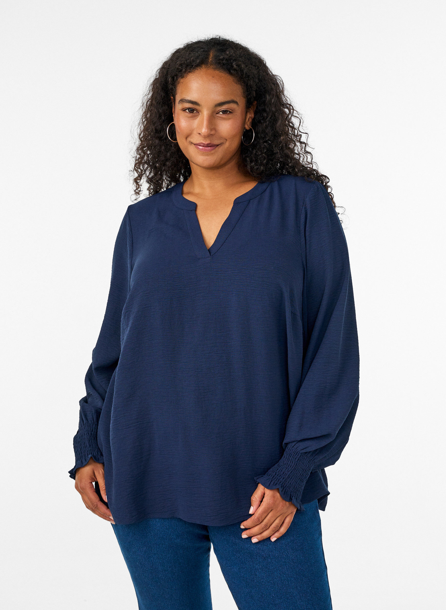 ZizziBluse med smock manchetter og V-udsk&aelig;ring, Bl&aring;, Model image number 0