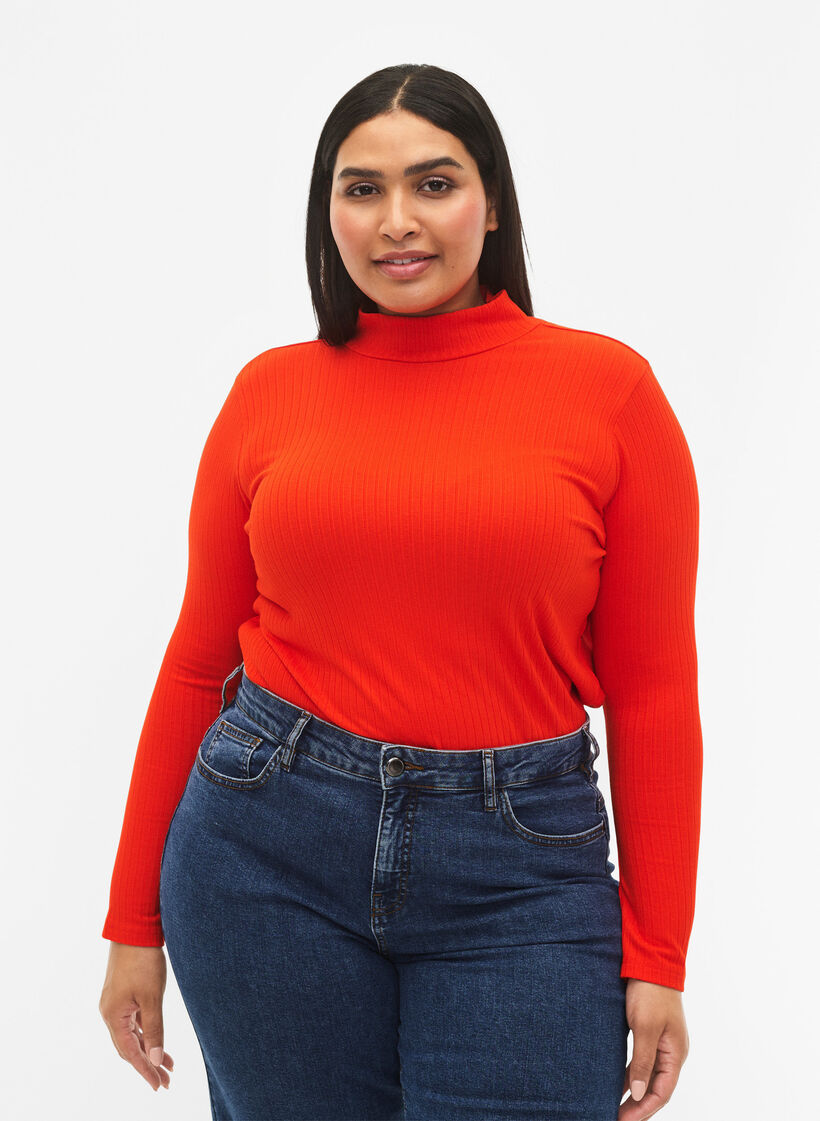 Tætsiddende viskosebluse med høj hals, Orange.com, Model image number 0