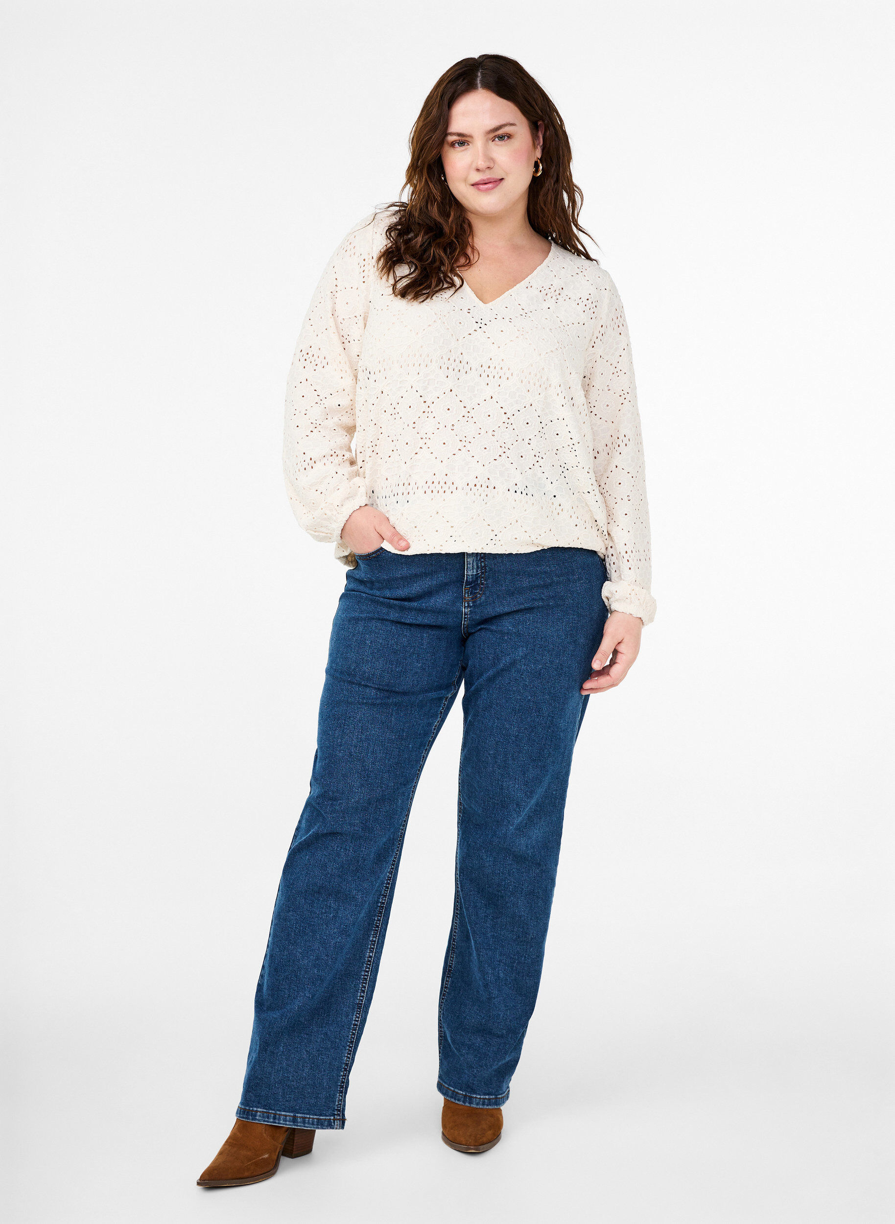 Zizzi Lang&aelig;rmet bluse med v-hals og hulm&oslash;nster, Antique White, Model image number 2