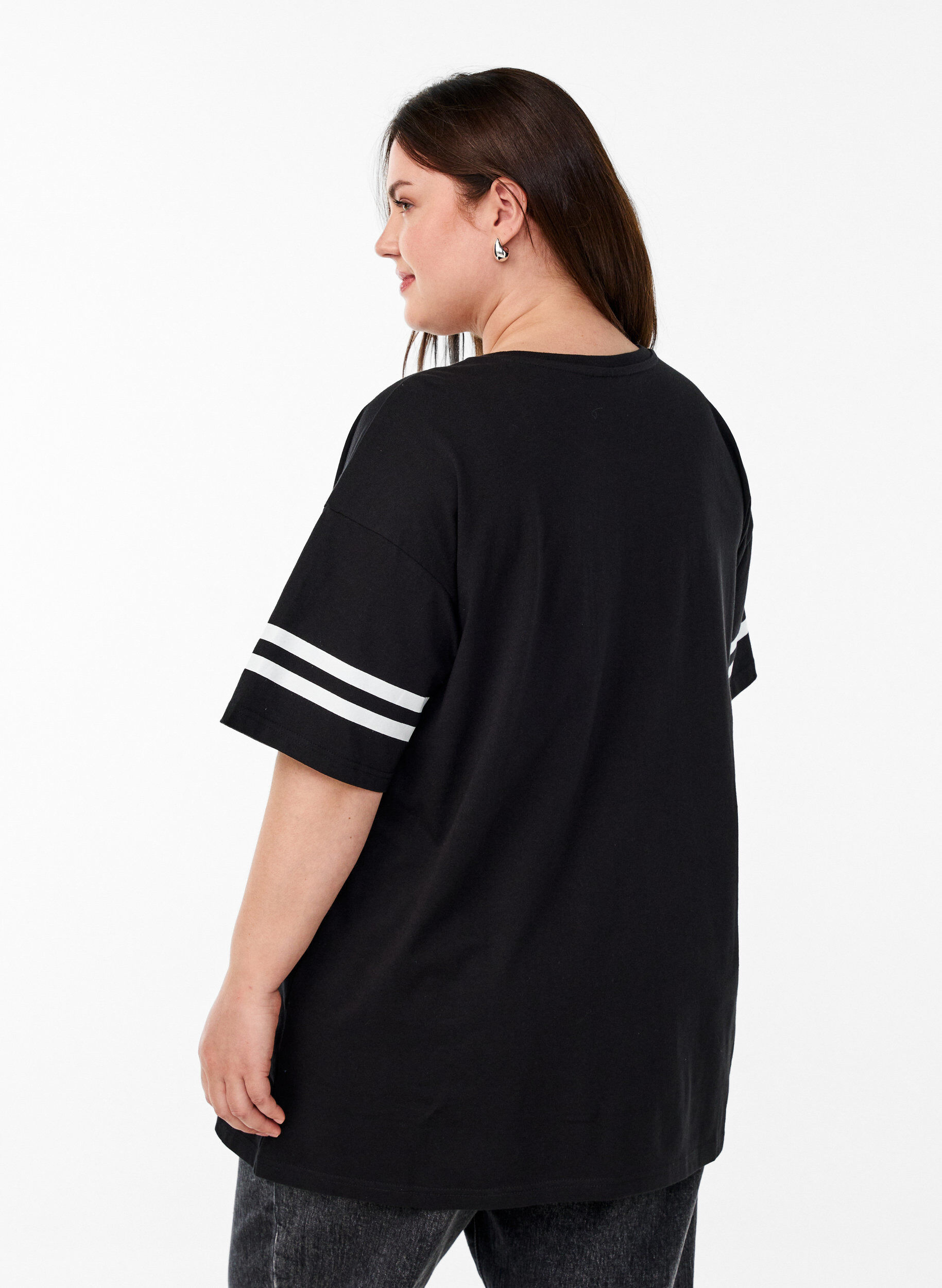 Zizzi Sporty oversize college t-shirt, Sort, Model image number 2