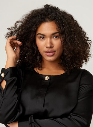 Skjortebluse med rund halsudskæring, Black, Model image number 2